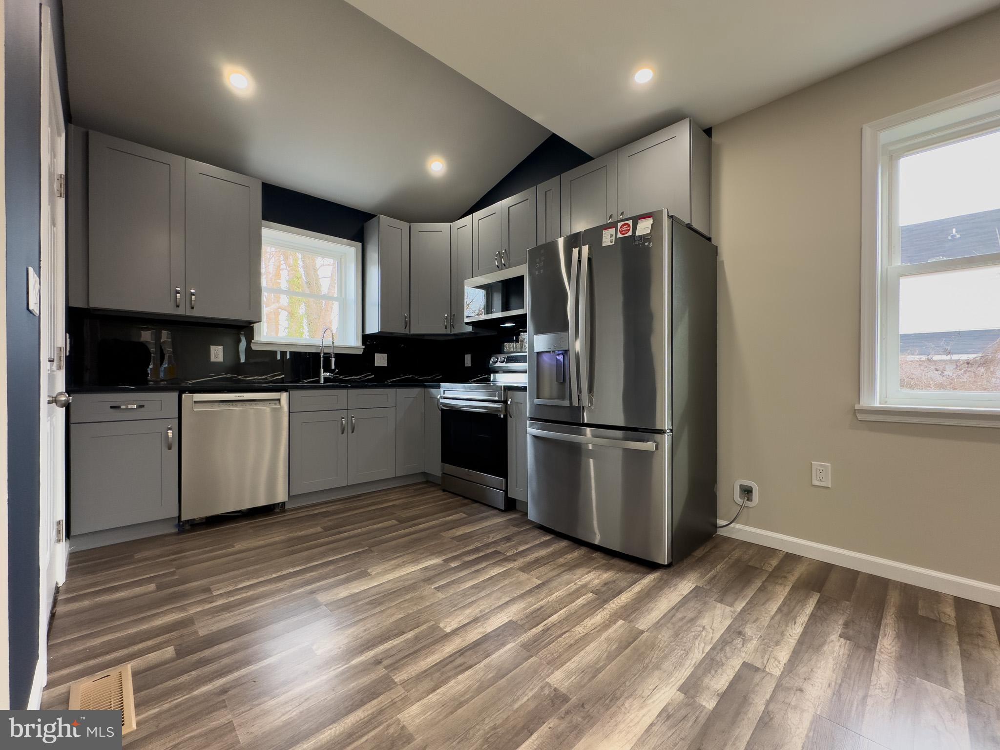 BRENTWOOD - Residential