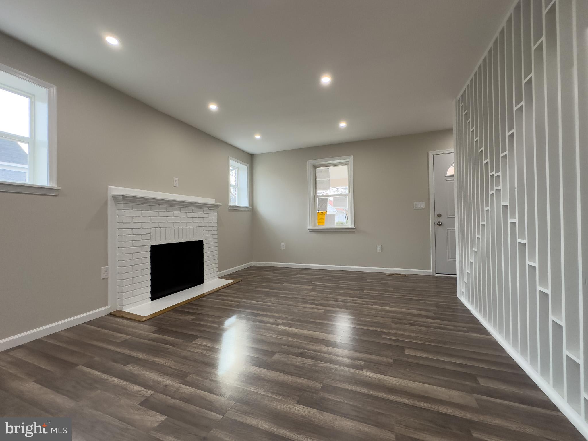 BRENTWOOD - Residential