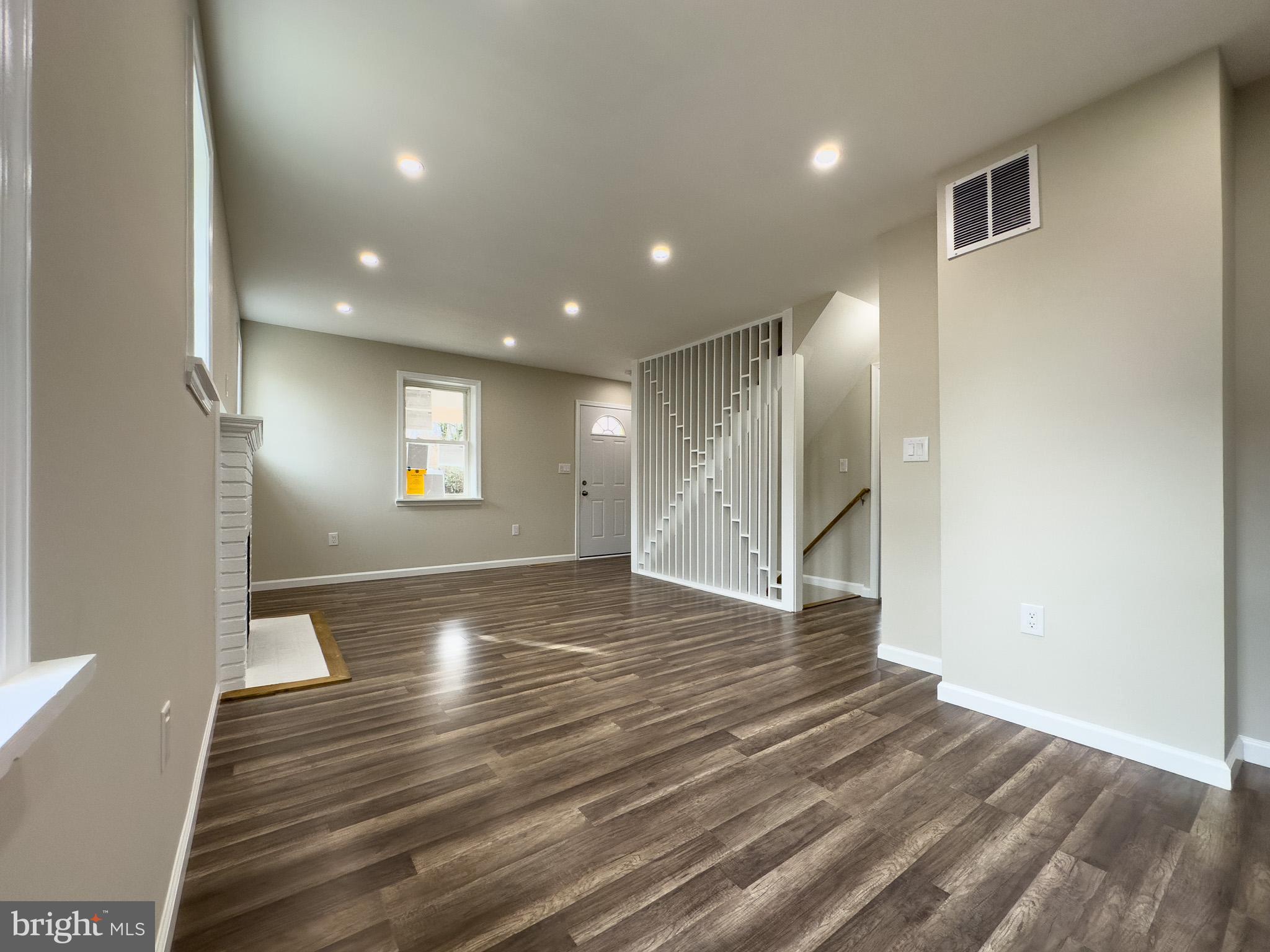 BRENTWOOD - Residential