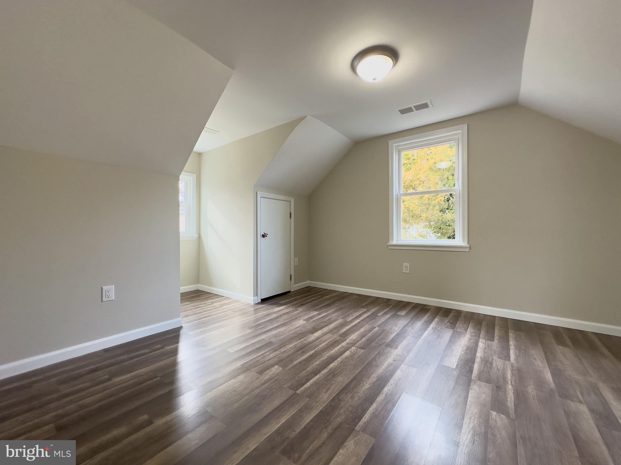 BRENTWOOD - Residential