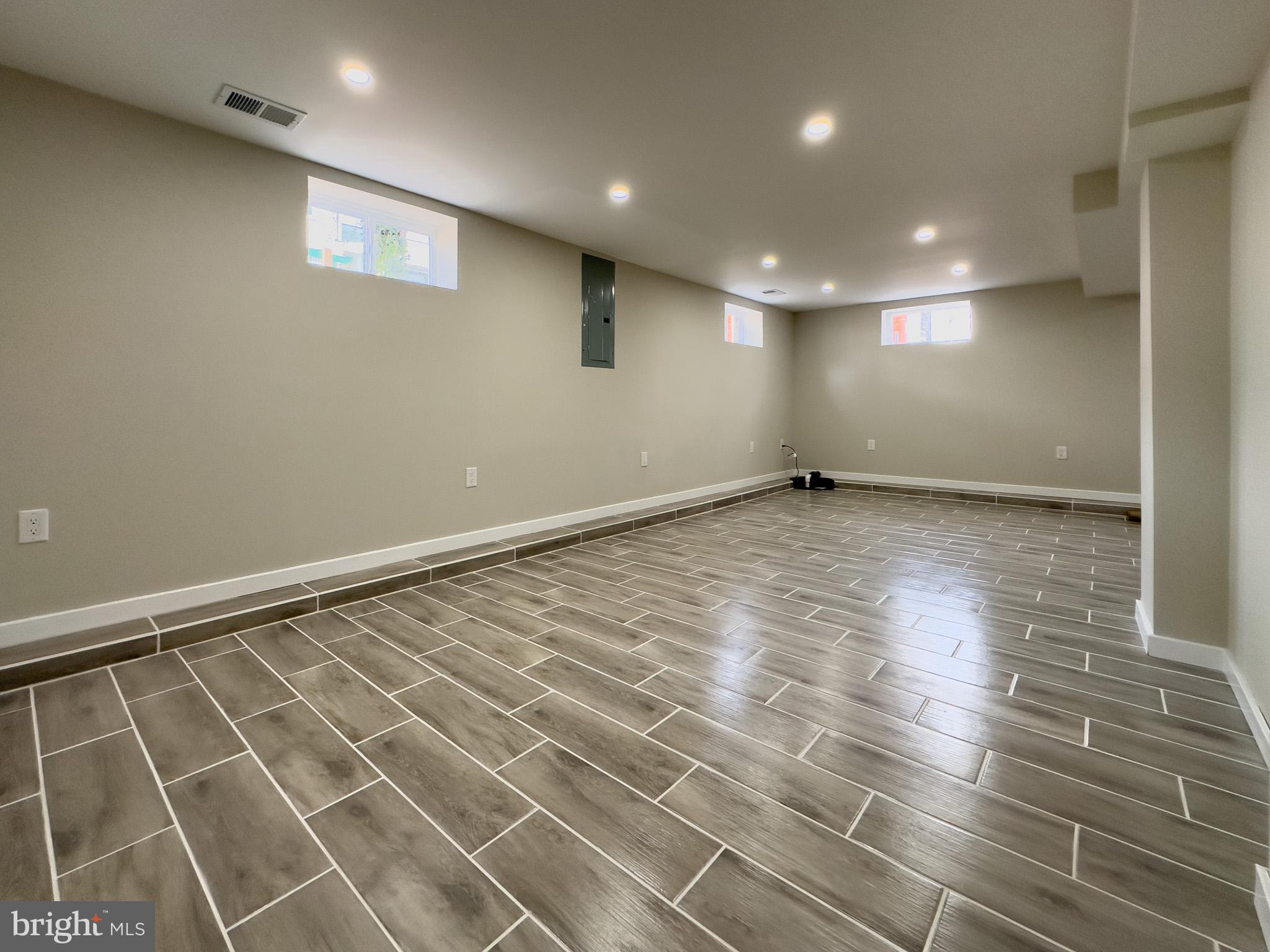 BRENTWOOD - Residential