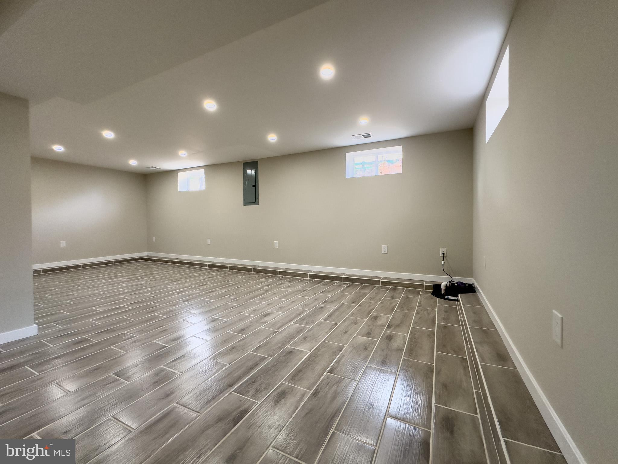 BRENTWOOD - Residential