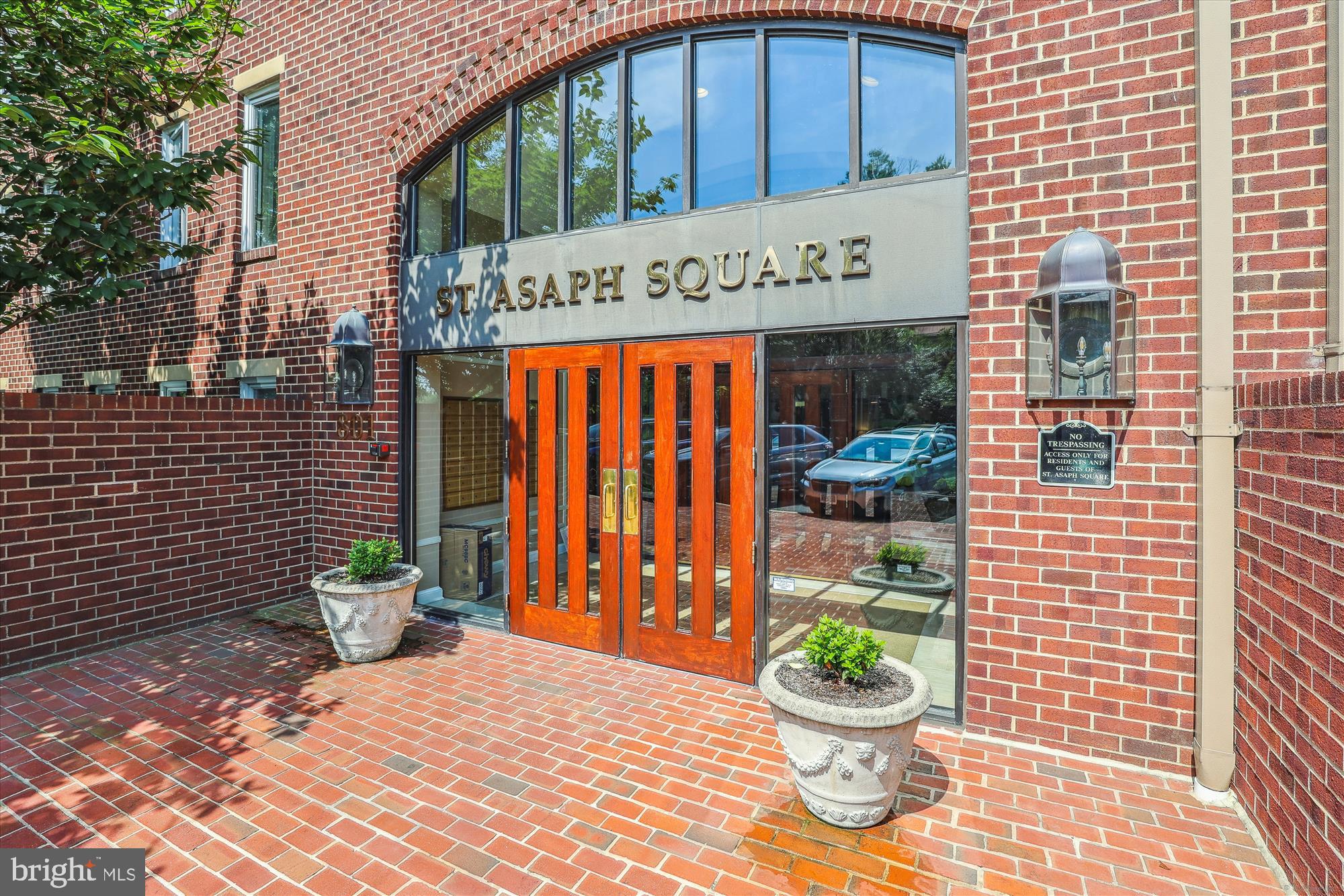 St. Asaph Square located in Old Town Alexandria, this 825-square-foot 1-bedroom 1-bath condominium offers the perfect blend of urban convenience and historic allure. You'll find yourself within easy walking distance of Old Town's chic restaurants, unique shops, and the scenic waterfront of the Potomac River. Less than 1 mile from King St near the waterfront, explore the renowned Torpedo Factory Art Center or hop on a water taxi for a quick trip to National Harbor. This one-bedroom, one-bath condo boasts a spacious living room with wood-burning fireplace, a completely updated shower bath, and a wide balcony with picturesque views of S Pitt Street. Amazing location puts you just steps away from a diverse array of dining and retail options within a three-block radius, including Balducci’s Gourmet Grocery Store. For those who enjoy cycling, a Capital Bikeshare station is conveniently located just around the corner. Residents also enjoy a secure, elevator building with a designated storage unit included. The common areas are designed for relaxation and recreation, featuring a refreshing swimming pool, a spacious pool patio, and an outdoor grilling area perfect for entertaining. Transportation couldn't be easier. The King St Metro Station is less than a mile away, bus stops within a block, and Washington National Airport less than 5 miles. Embrace the Style and Sophistication of Old Towne!