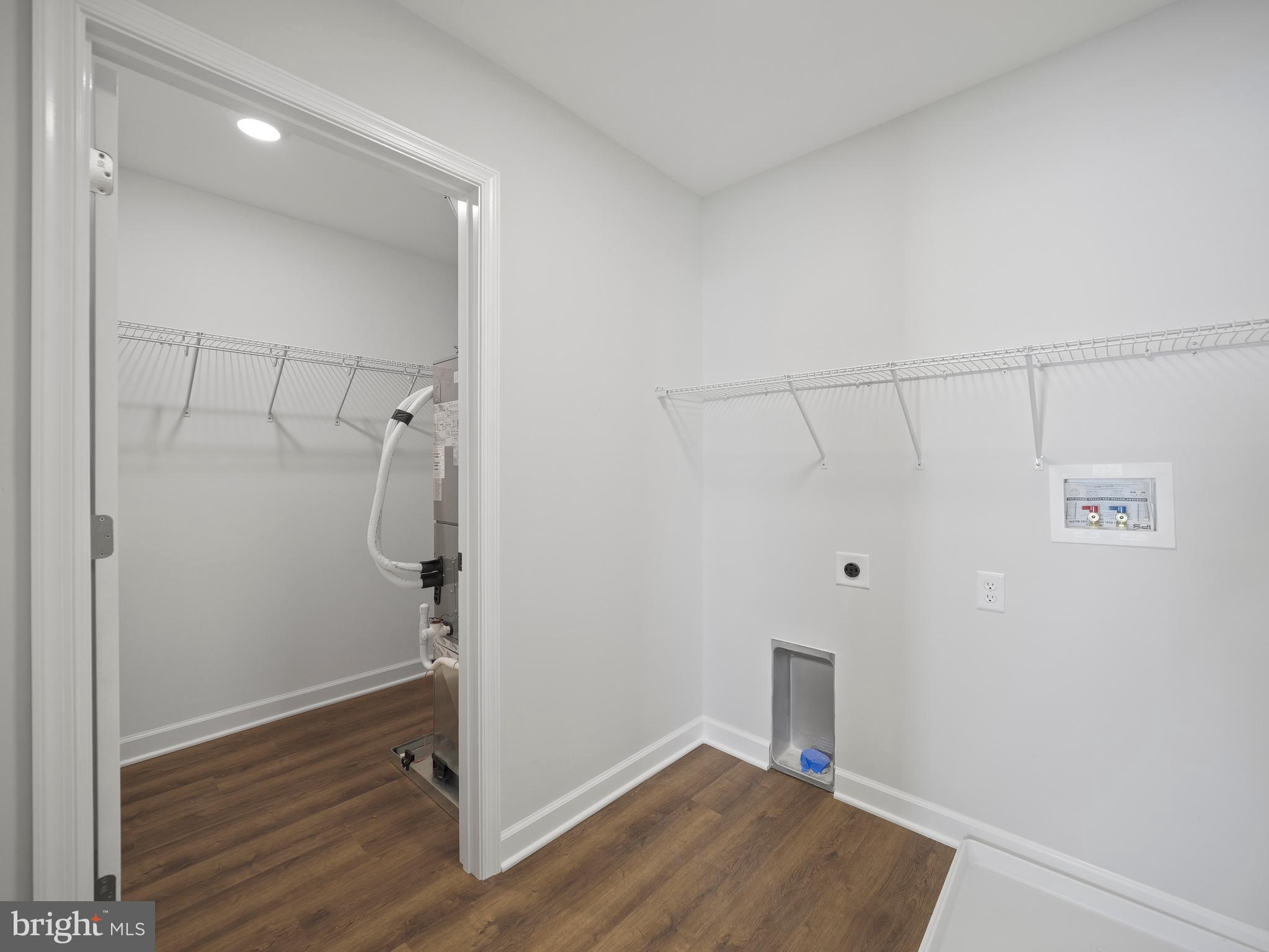 MIDDLE CREEK VISTAS - Residential