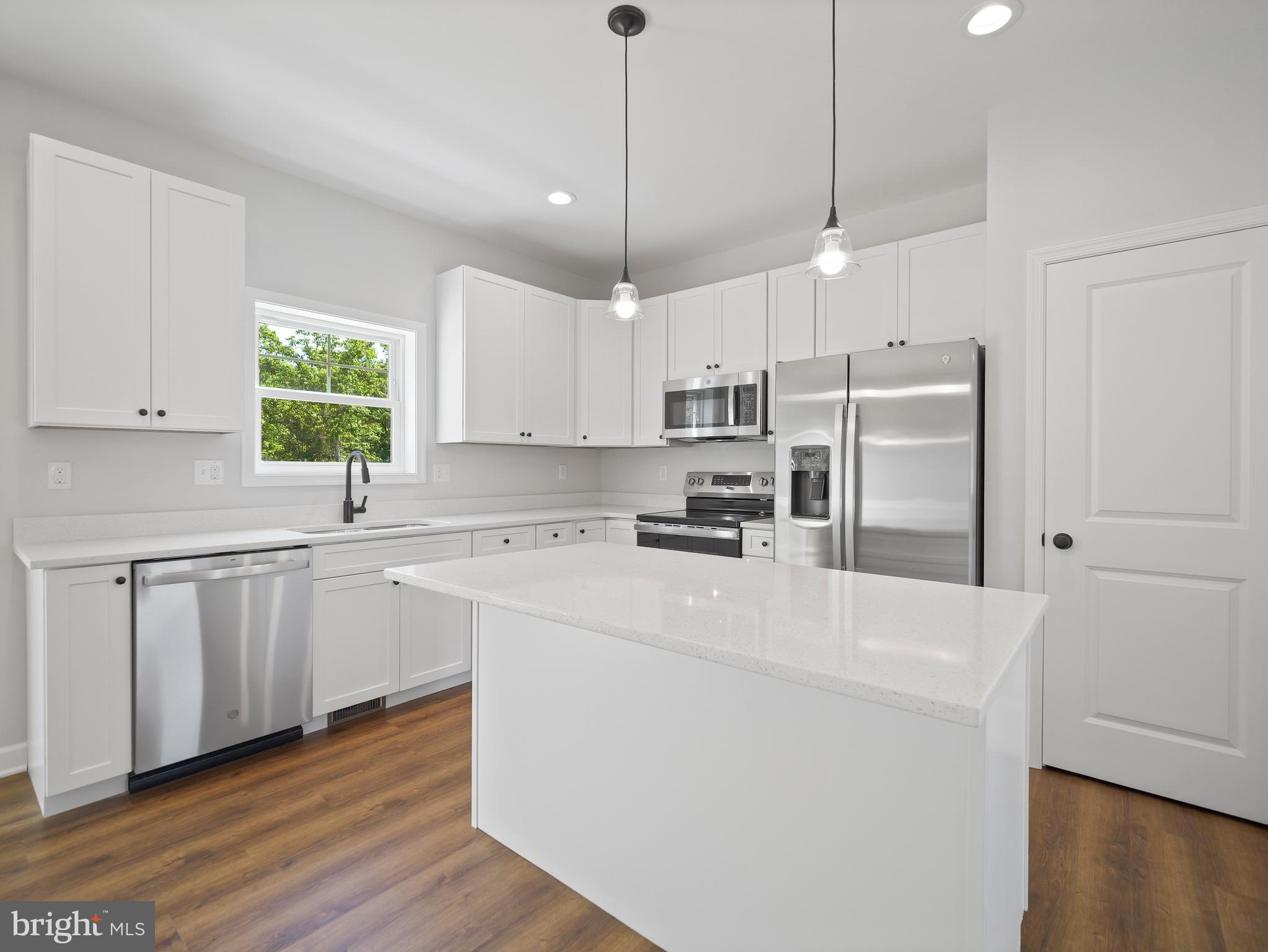 MIDDLE CREEK VISTAS - Residential