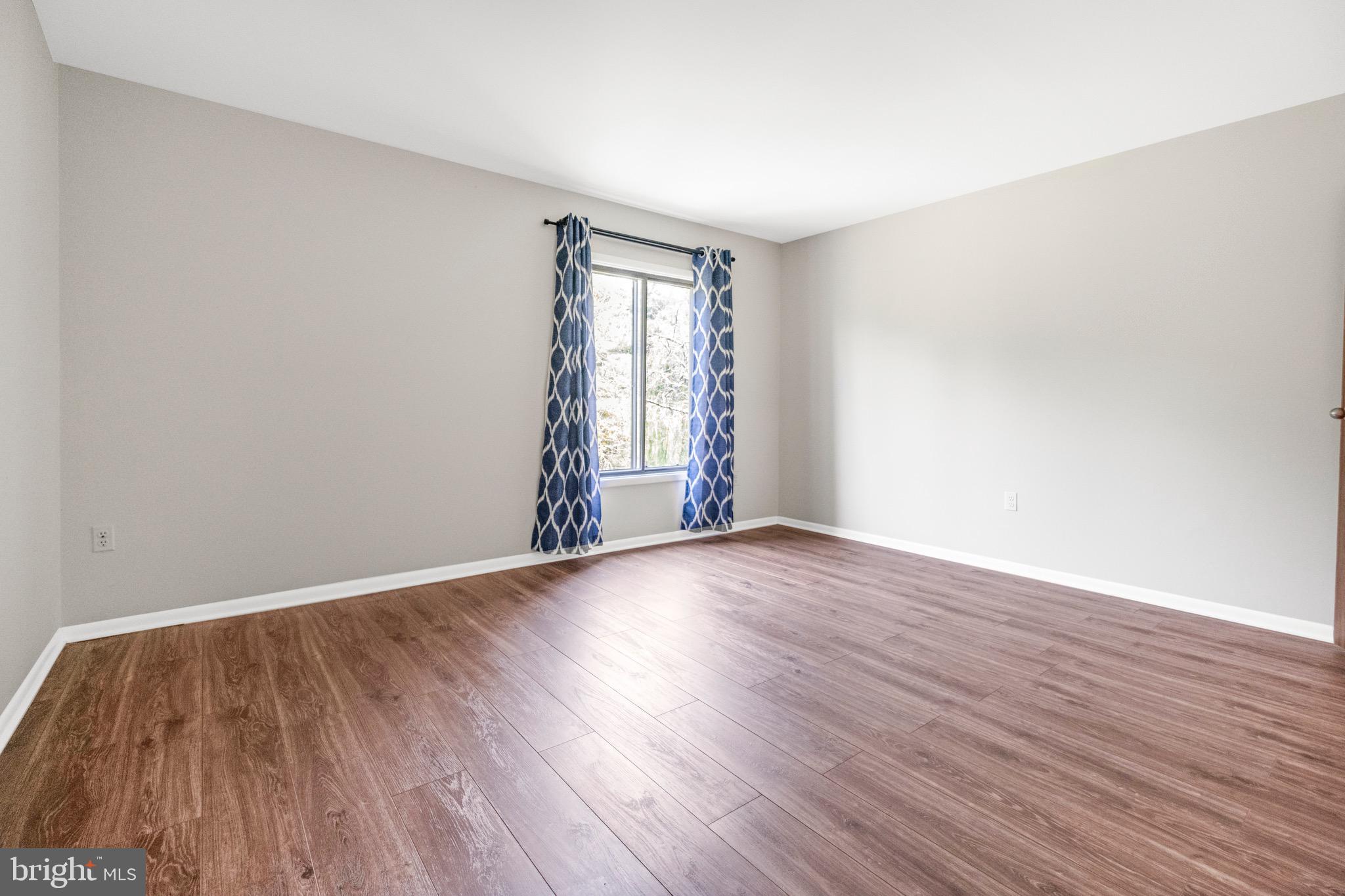 HUNTING RIDGE CONDOMINIUM - Residential Lease