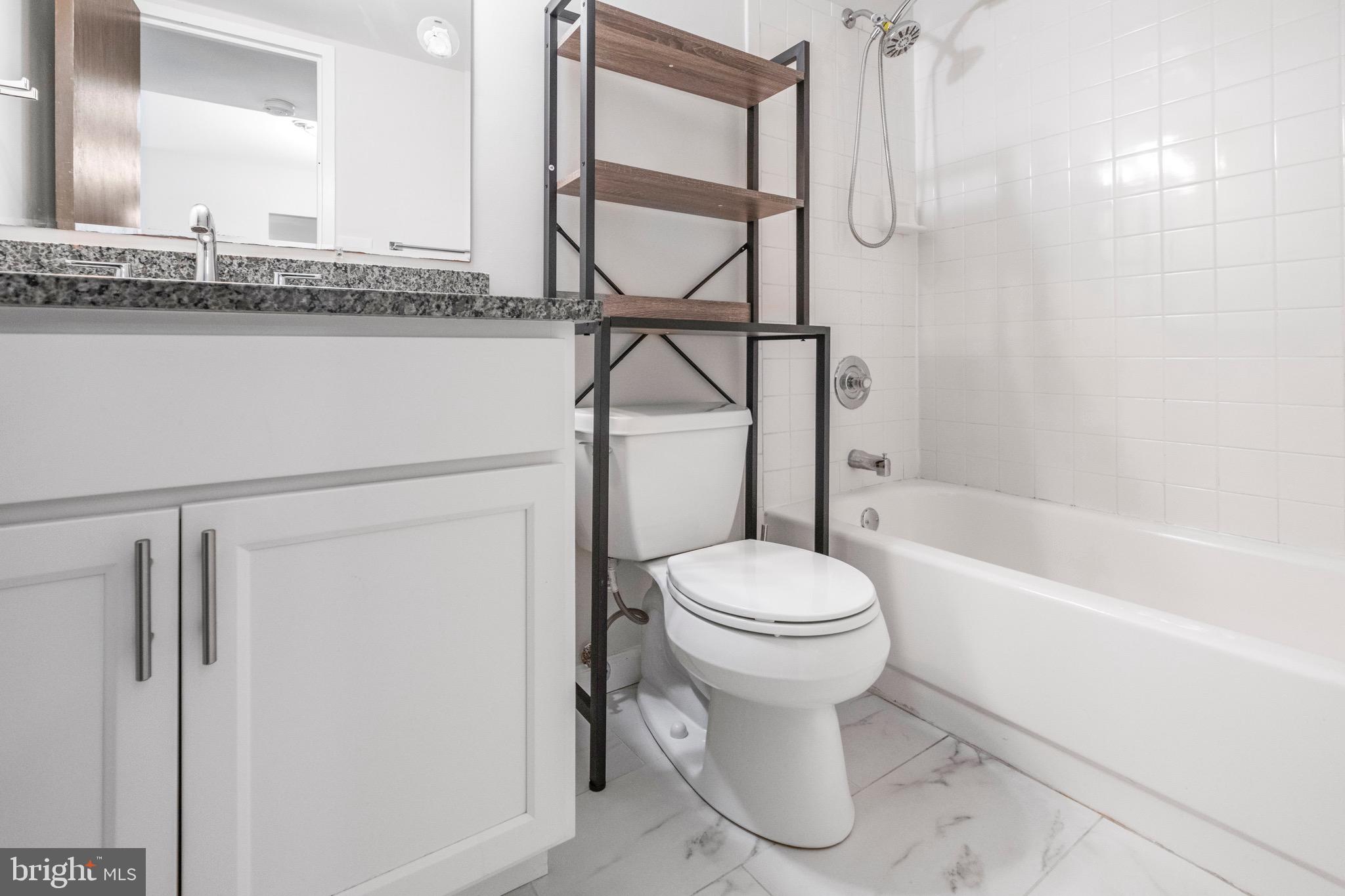 HUNTING RIDGE CONDOMINIUM - Residential Lease