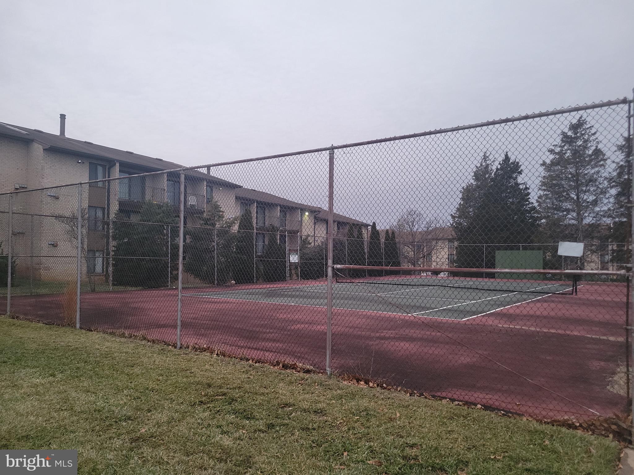 HUNTING RIDGE CONDOMINIUM - Residential Lease