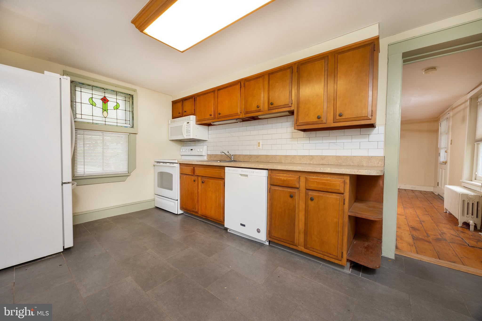 DOYLESTOWN BORO - Commercial Sale