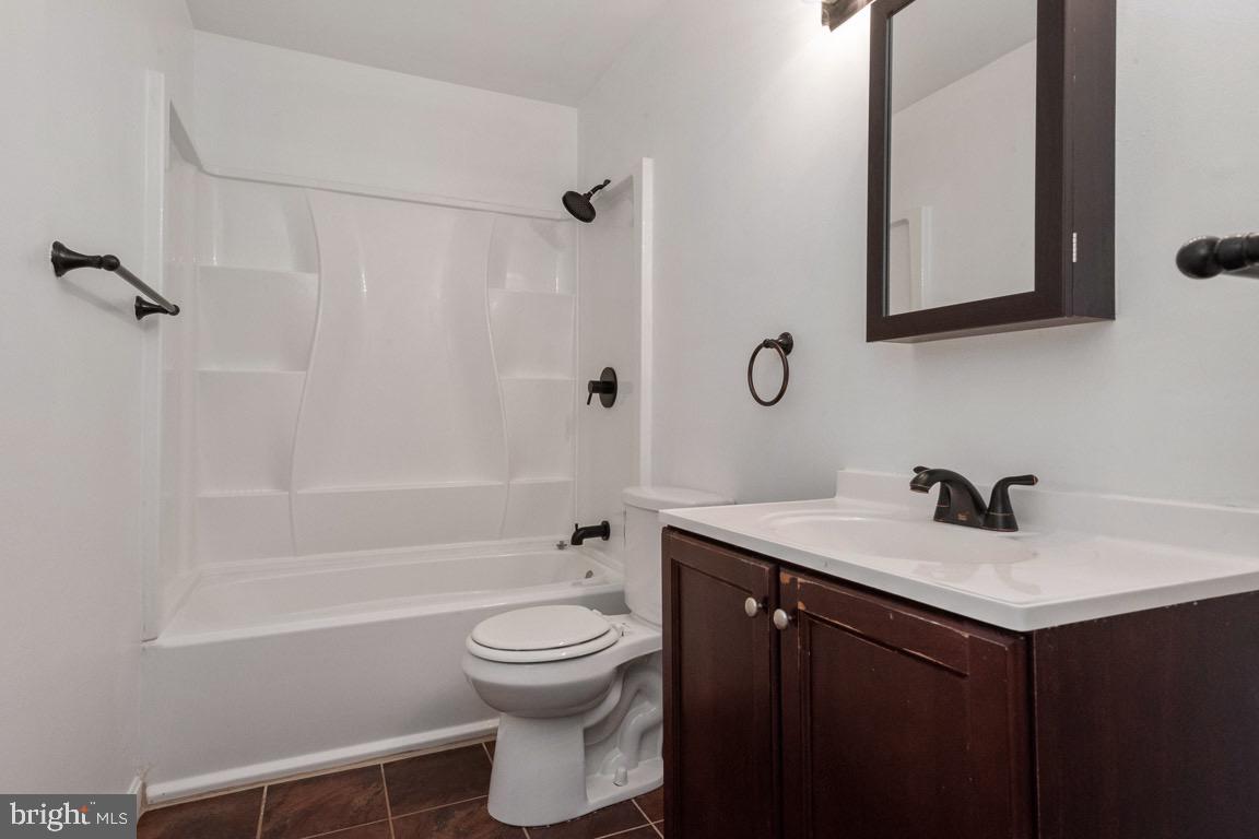 HERITAGE HILL CONDO - Residential