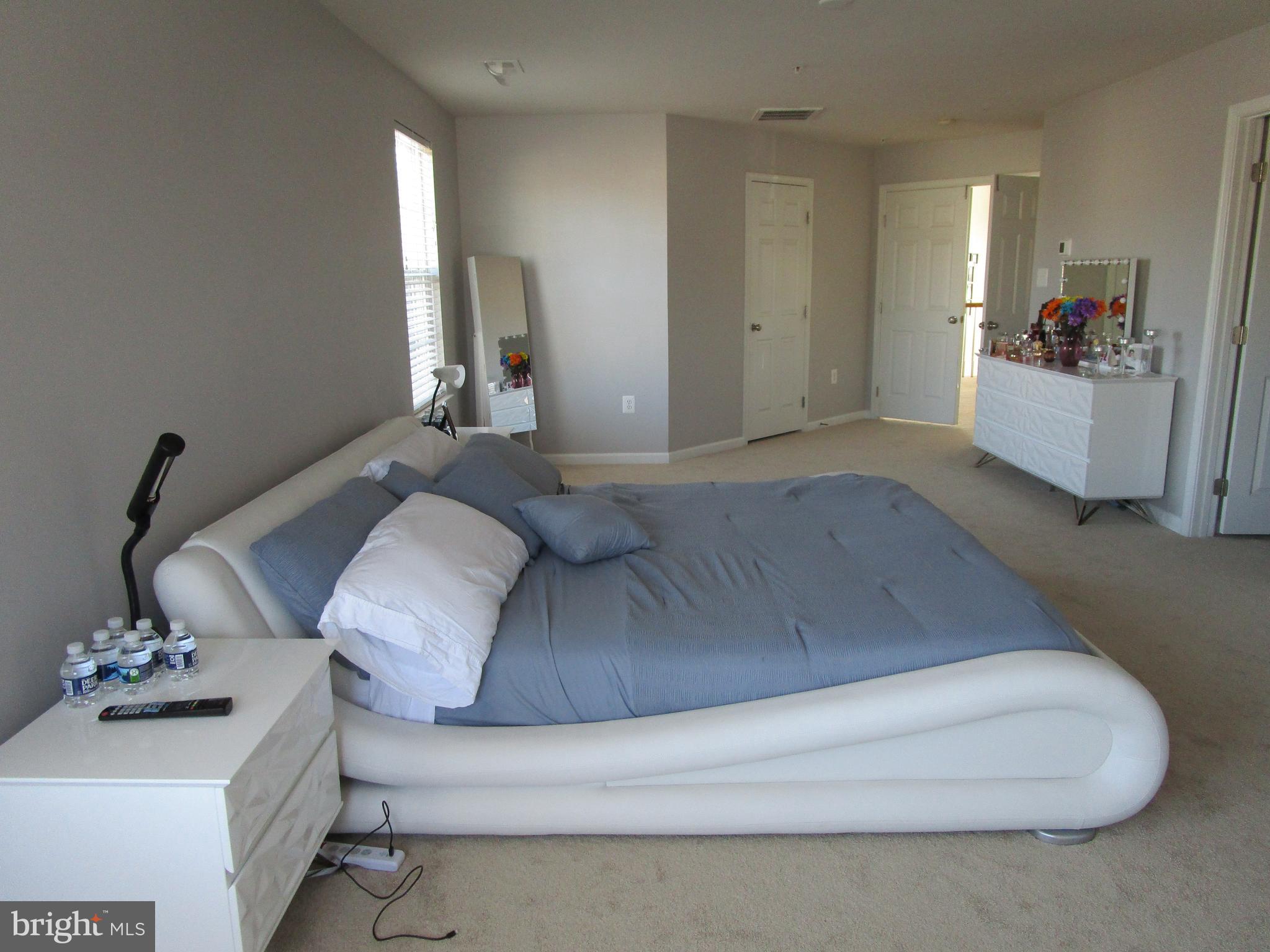 AUTUMN HILLS - Residential Lease