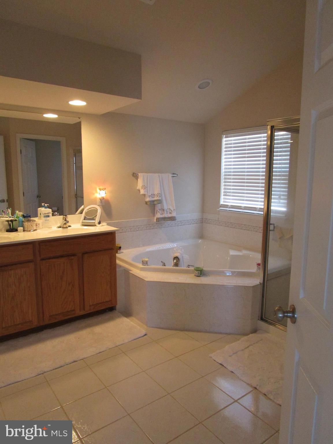 AUTUMN HILLS - Residential Lease