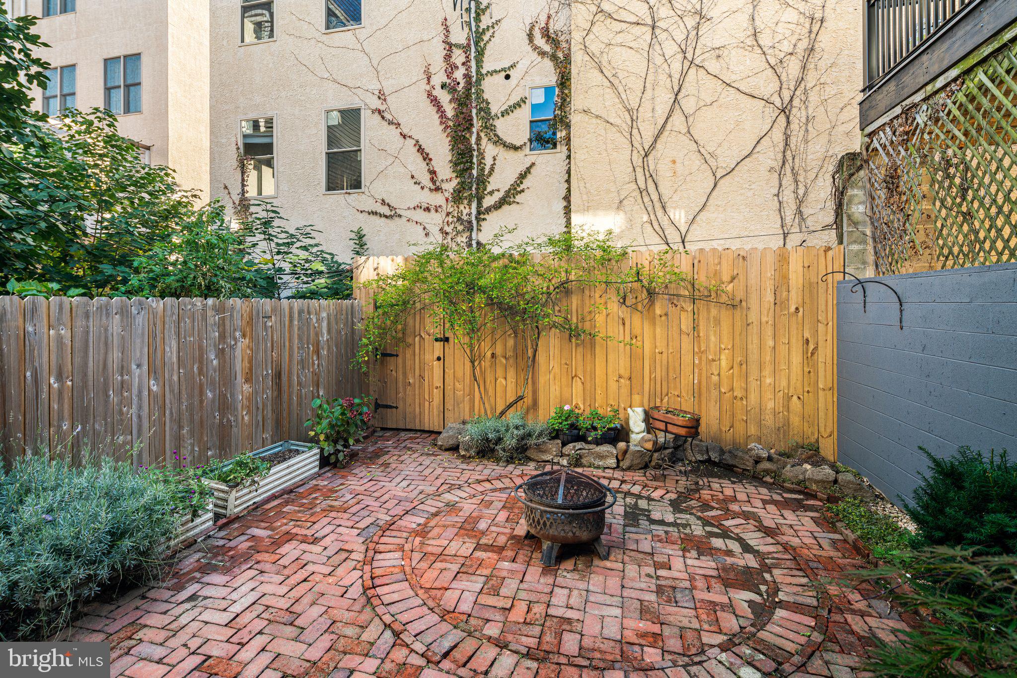 FAIRMOUNT - Residential