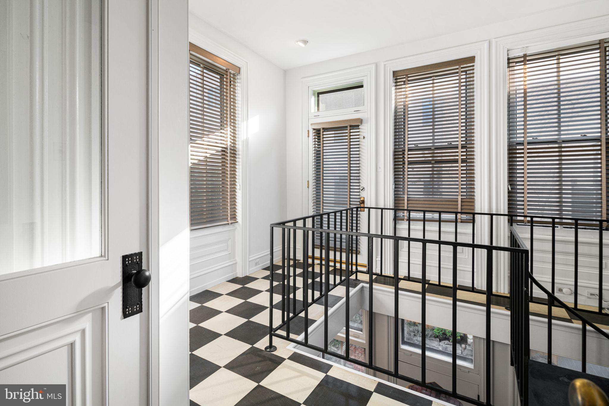 FAIRMOUNT - Residential