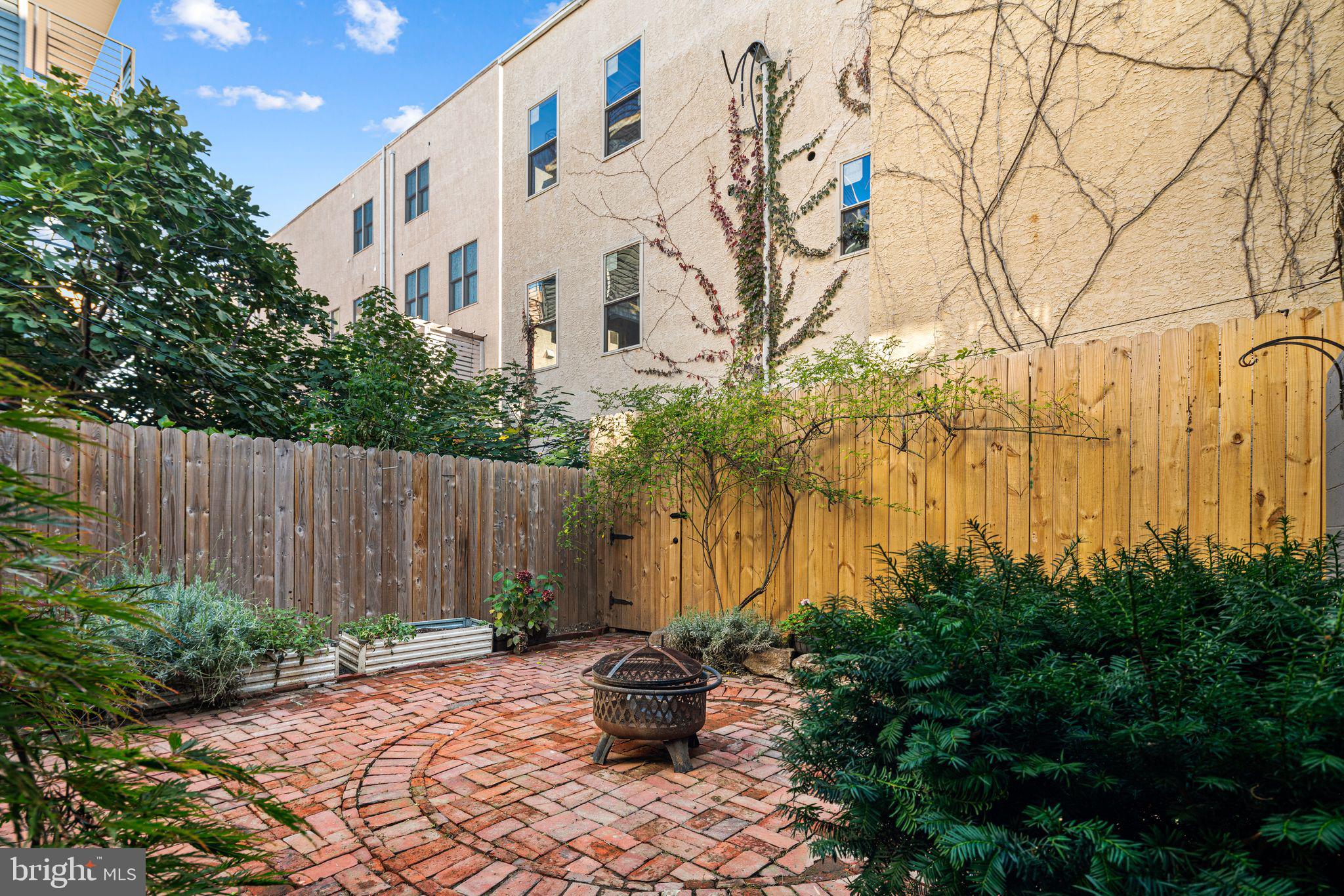 FAIRMOUNT - Residential