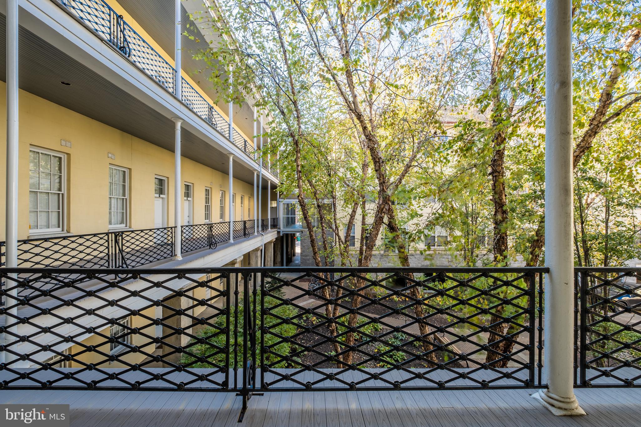 NAVAL SQUARE - Residential Lease