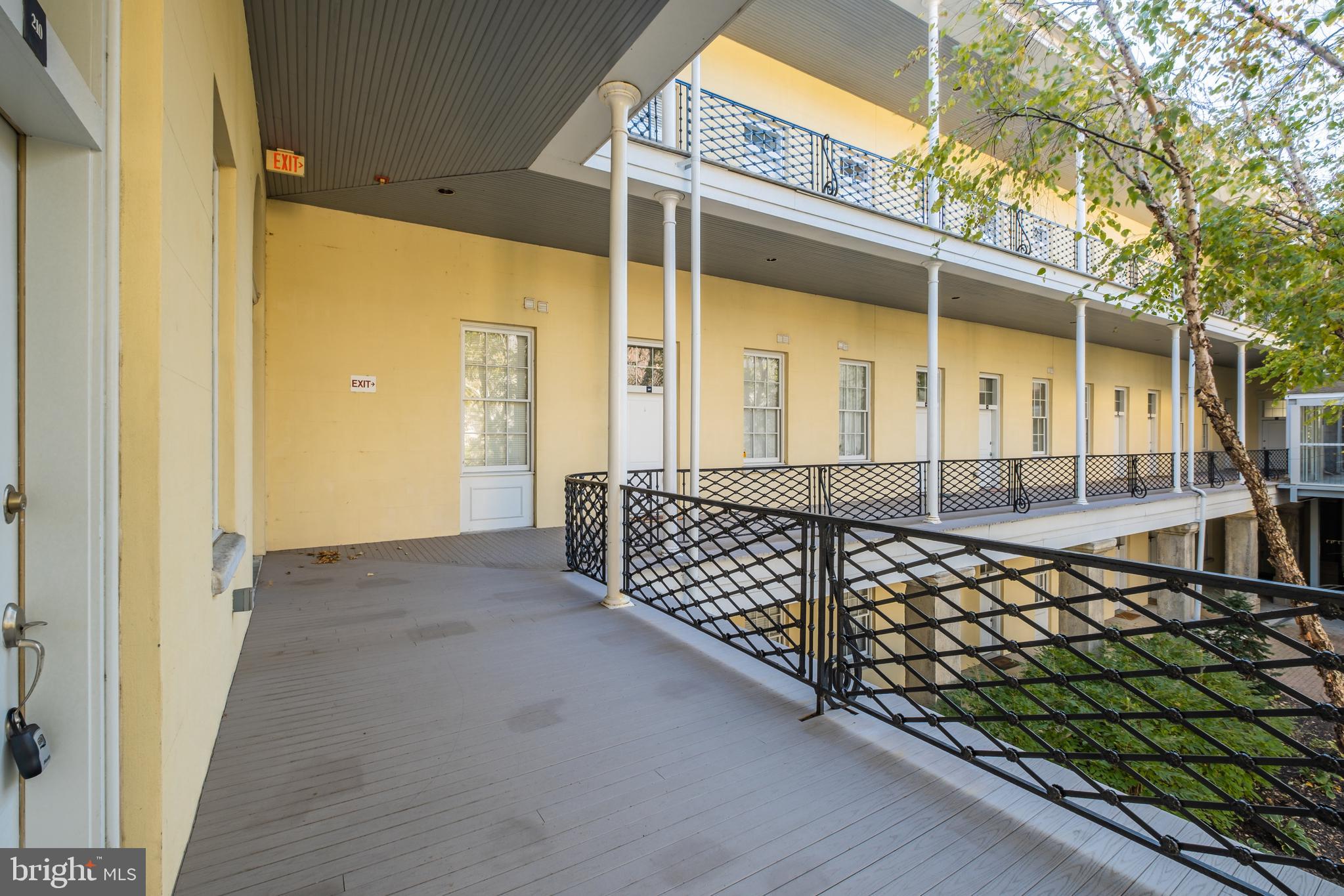 NAVAL SQUARE - Residential Lease