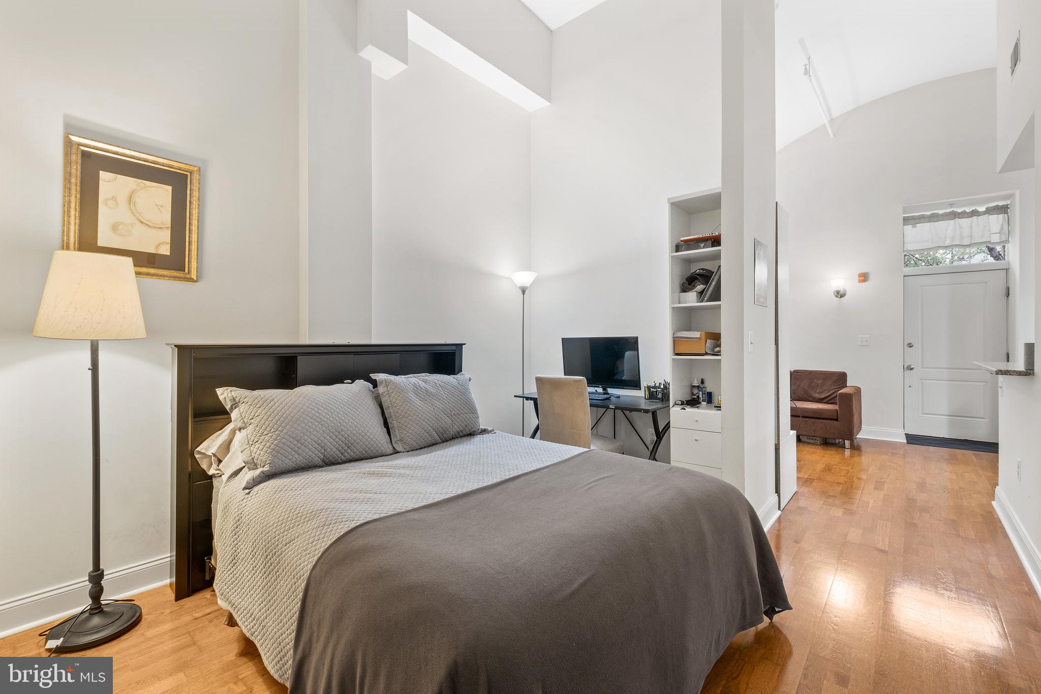 NAVAL SQUARE - Residential Lease