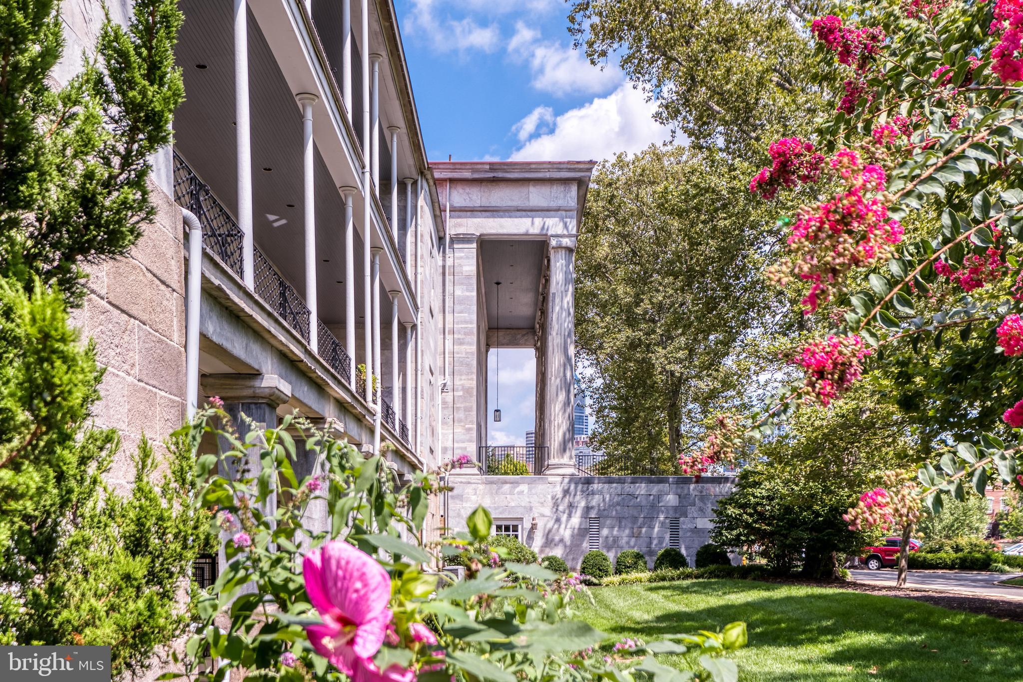 NAVAL SQUARE - Residential Lease