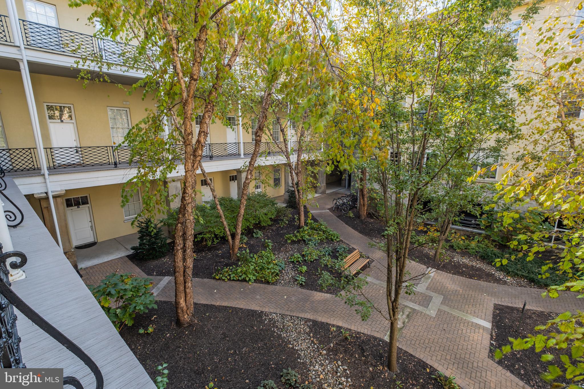 NAVAL SQUARE - Residential Lease