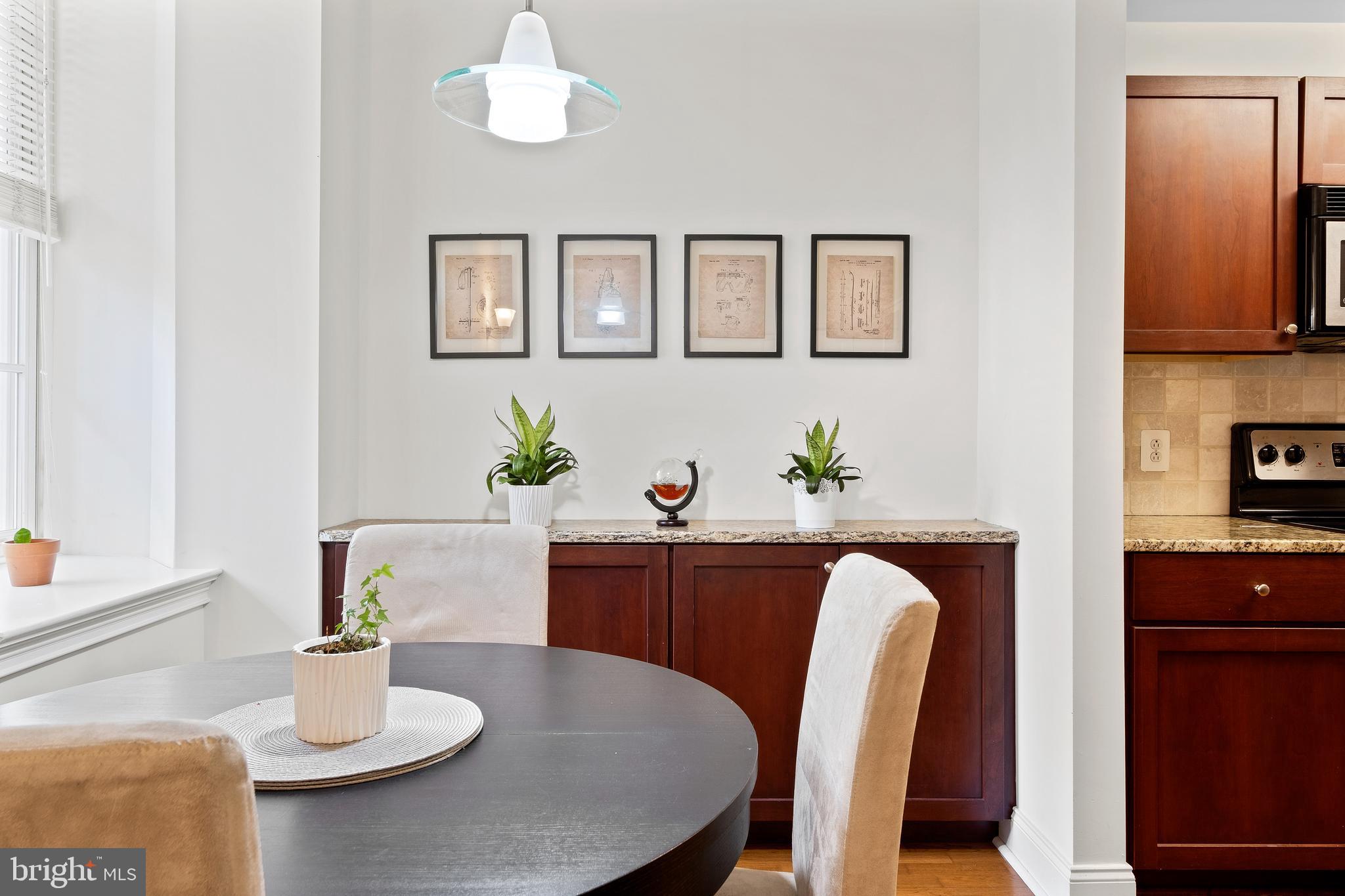 NAVAL SQUARE - Residential Lease