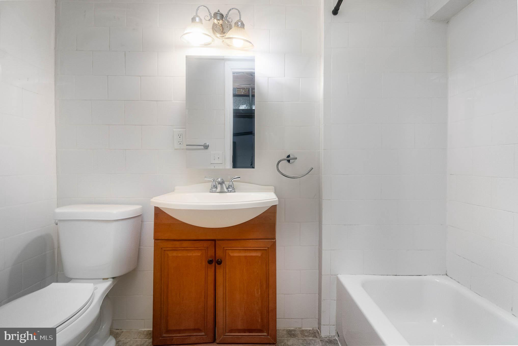 EASTWOOD - Residential Lease