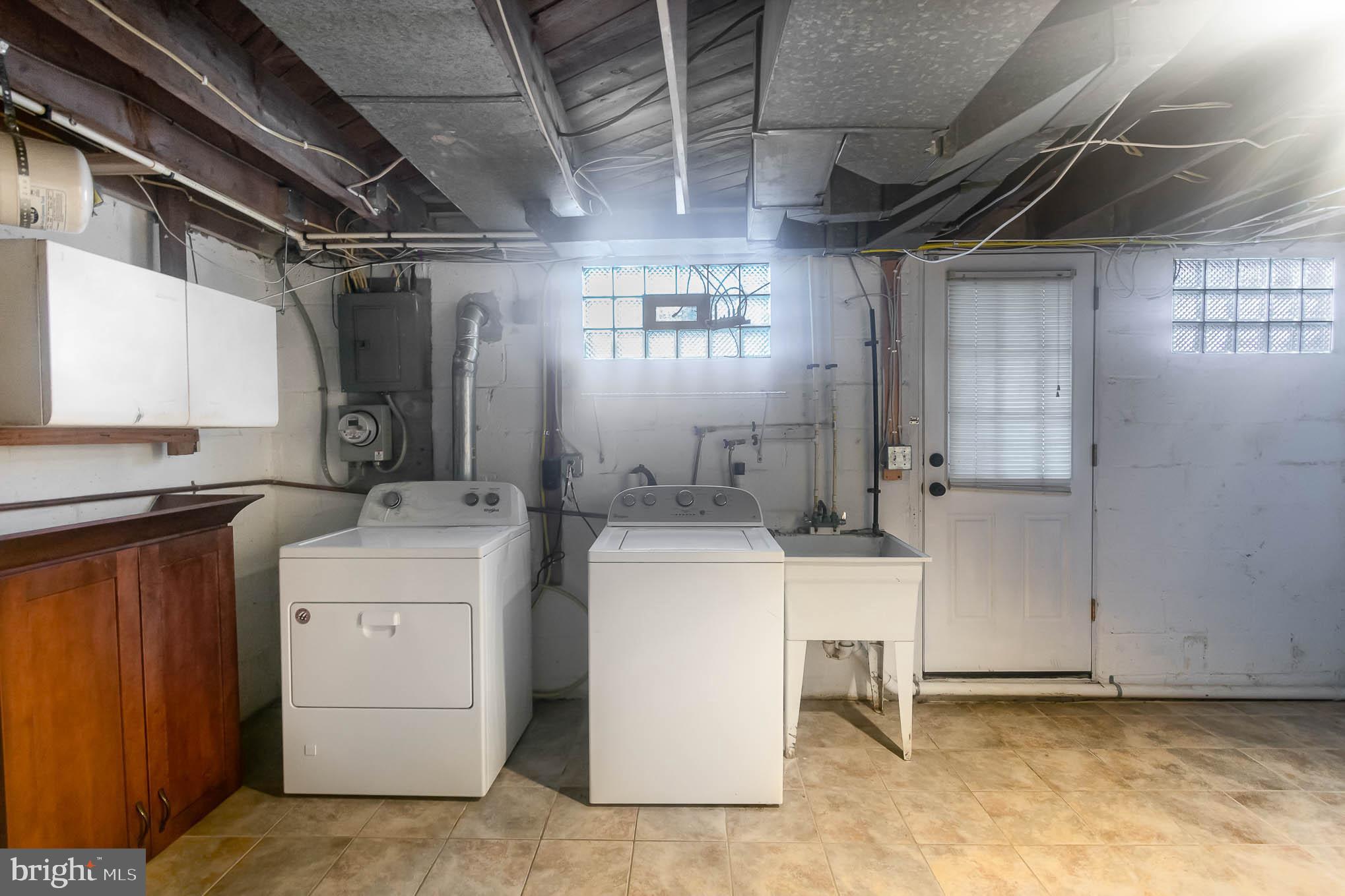 EASTWOOD - Residential Lease