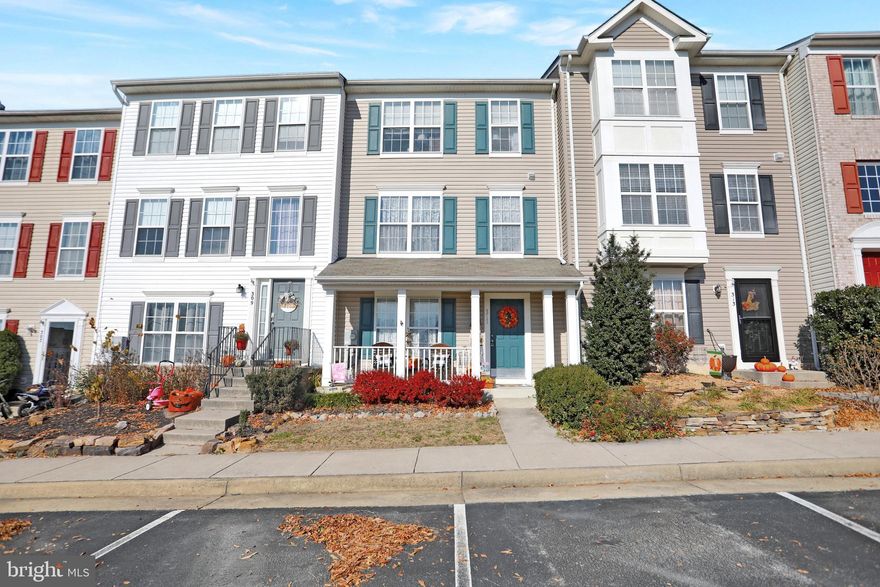 Three level townhome featuring three bedrooms and 2.5 baths.  Covered front porch leads you to a main level den, bedroom, full bath, and laundry amenities.  The next level offers an eat-in kitchen with stainless steel appliances and recessed lighting, a half bath, and a living room with access to the fenced-in rear yard.  On the upper level you will find two spacious bedrooms, one of which has a walk-in closet, and a Jack-and-Jill bathroom with double sinks. Great location just minutes to downtown, schools, shopping, I-81 & I-66!