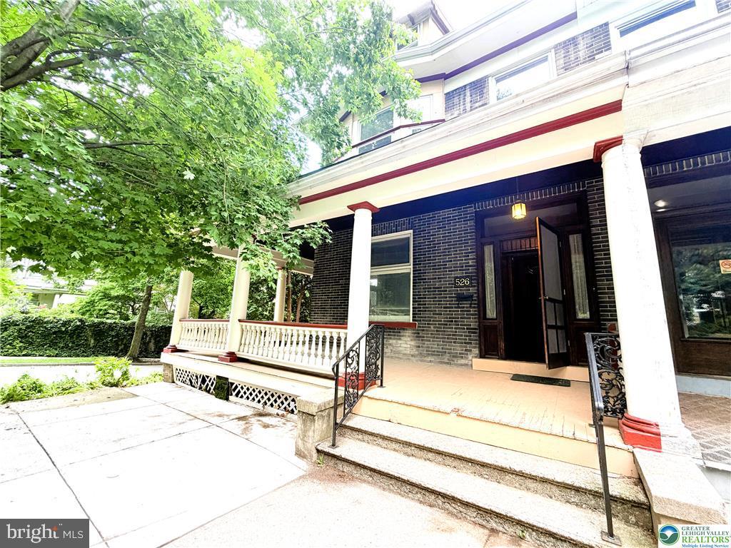 526 SENECA STREET