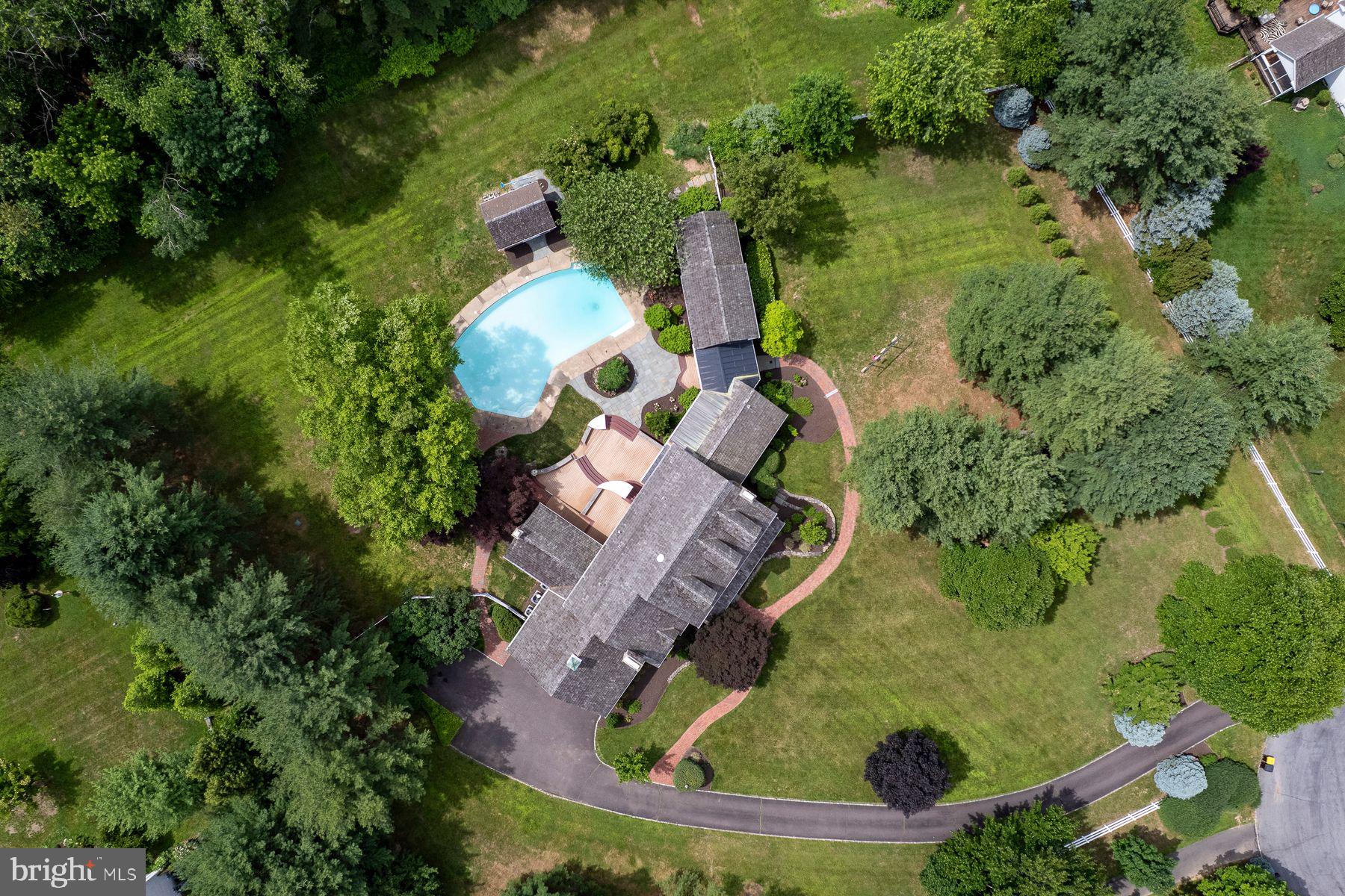 12 CRESTWOOD CIRCLE