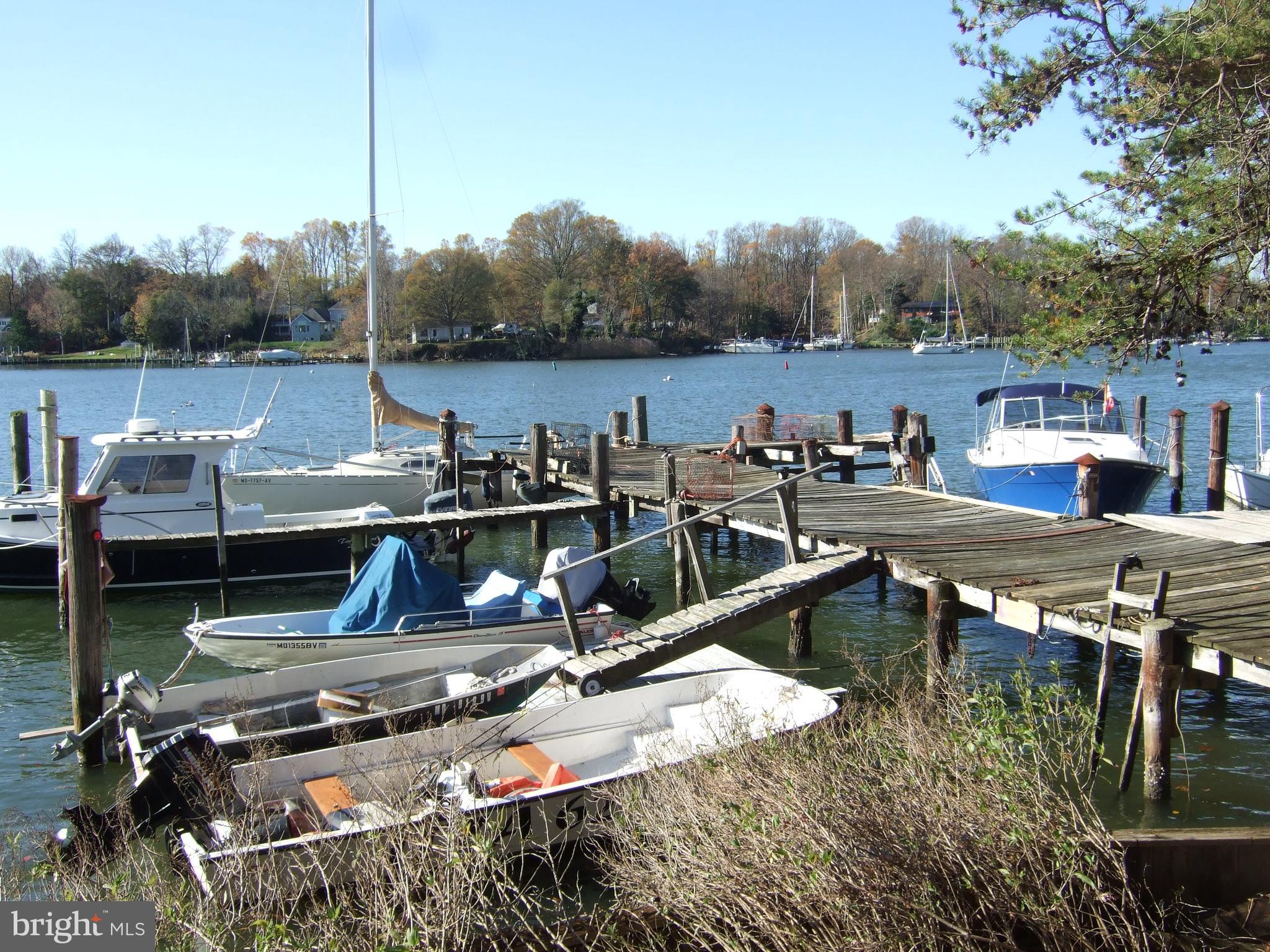 ANNAPOLIS ROADS - Land