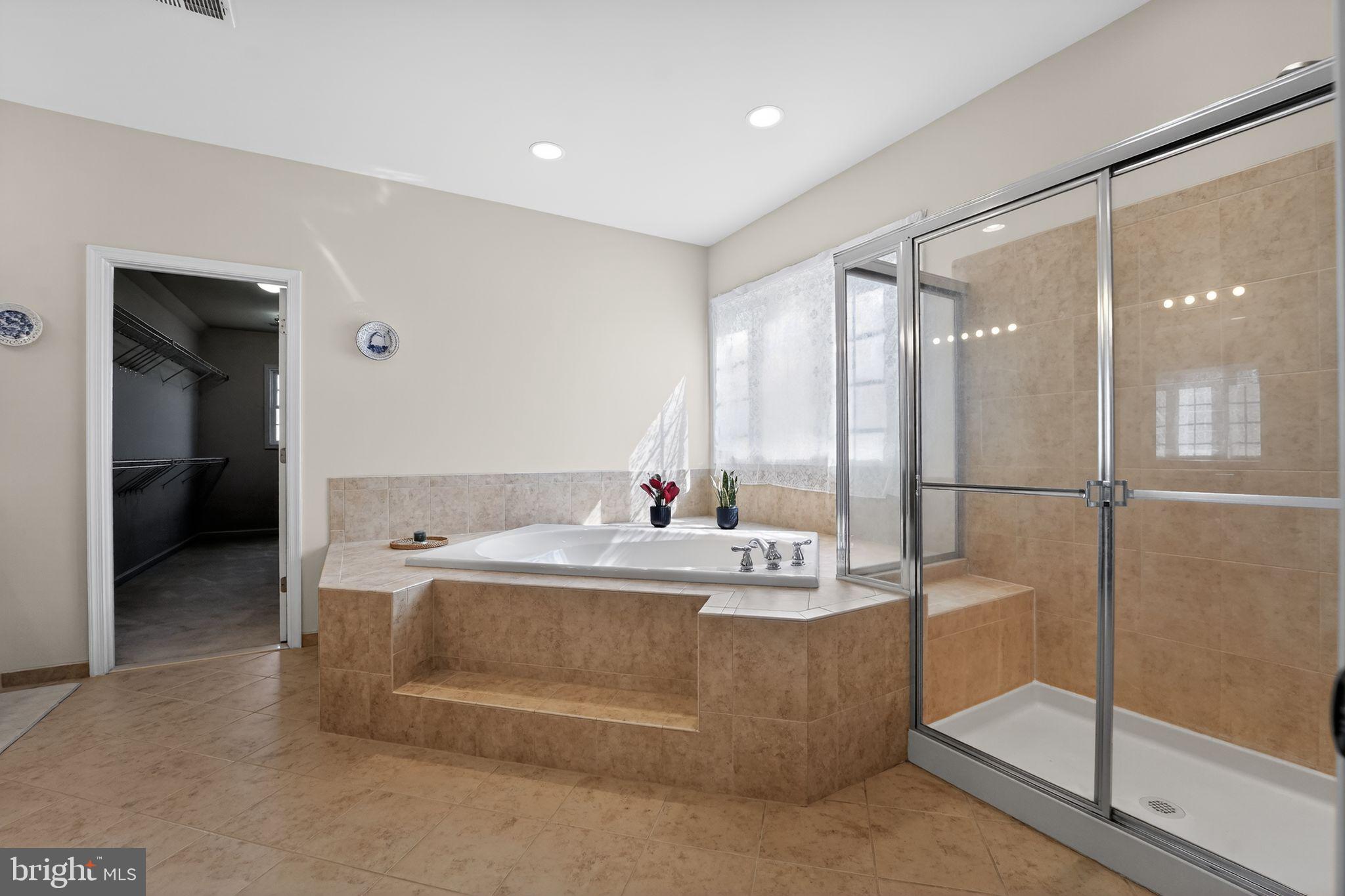 RIVERWOOD - Residential