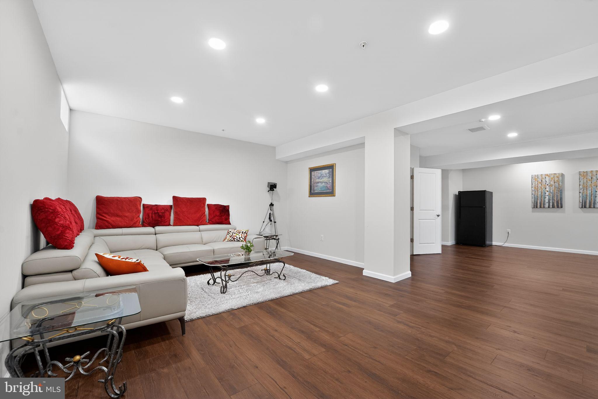 RIVERWOOD - Residential