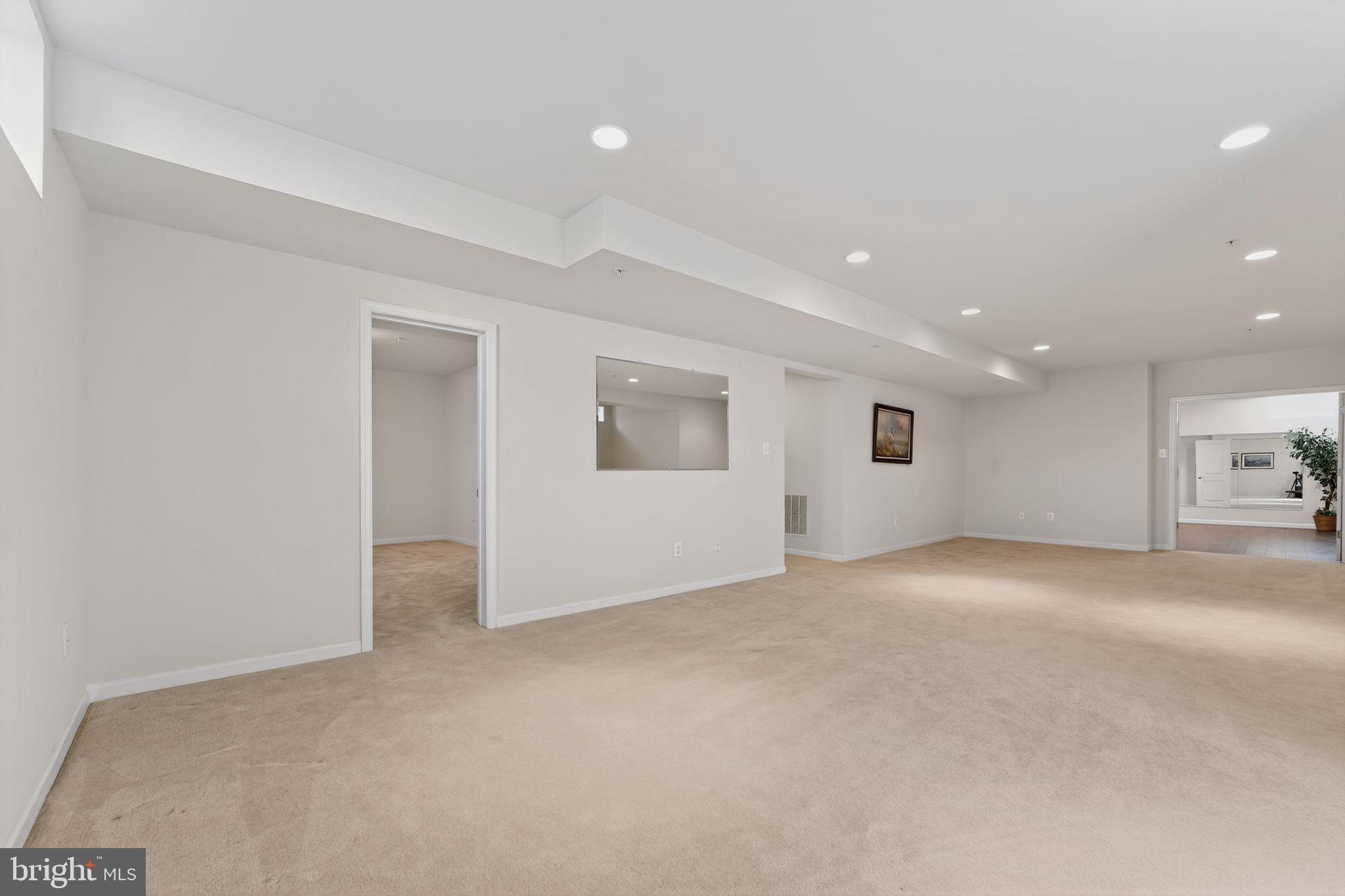 RIVERWOOD - Residential