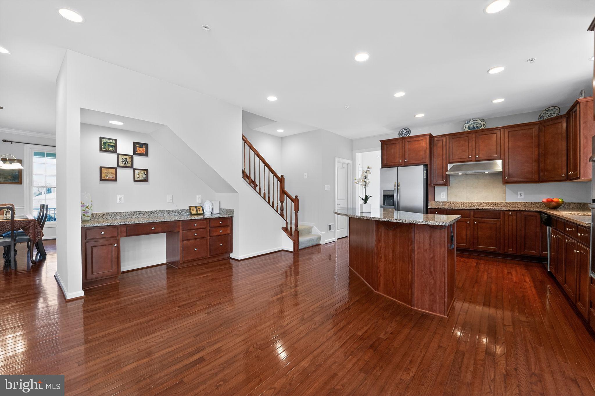 RIVERWOOD - Residential