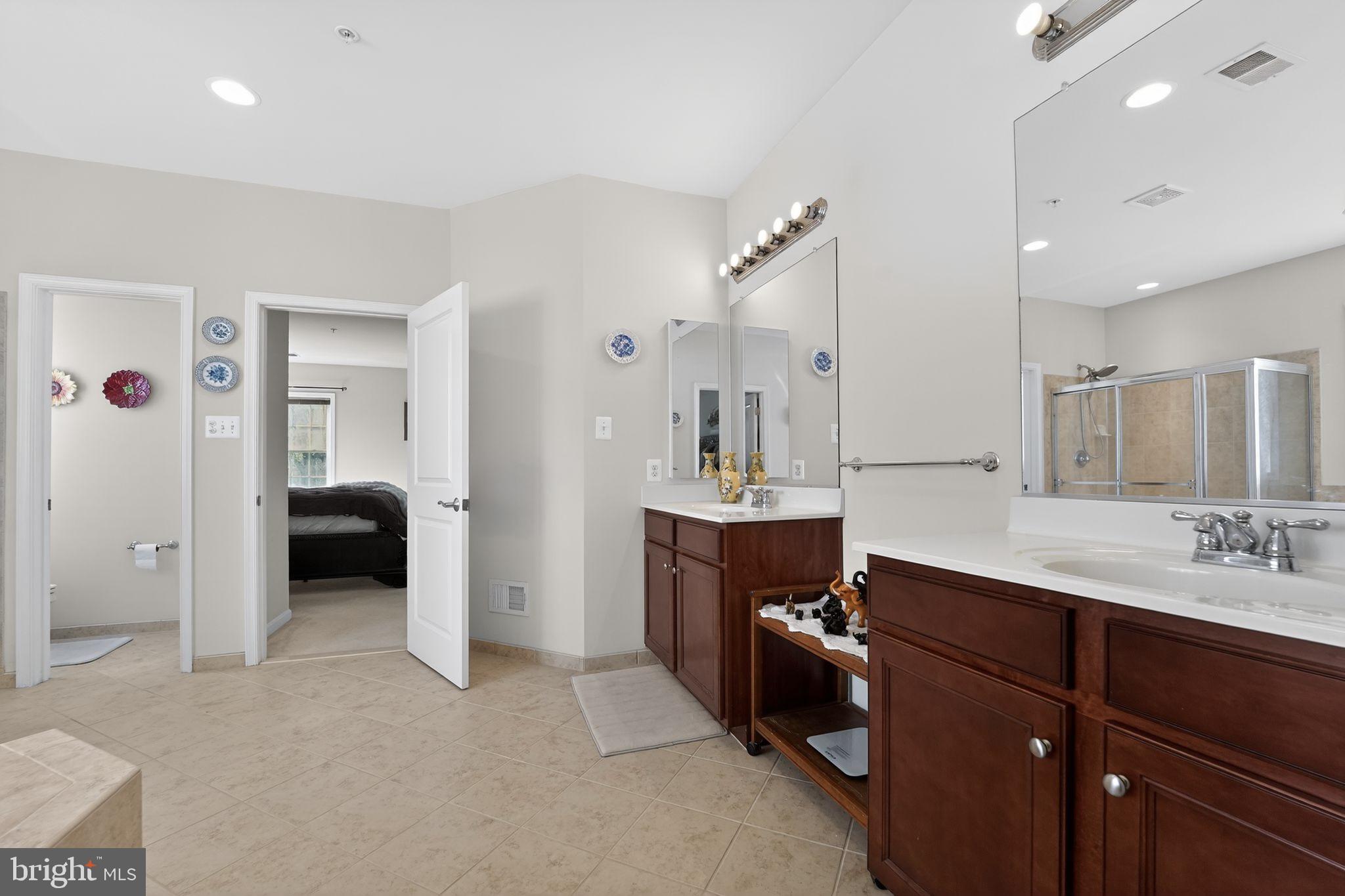 RIVERWOOD - Residential