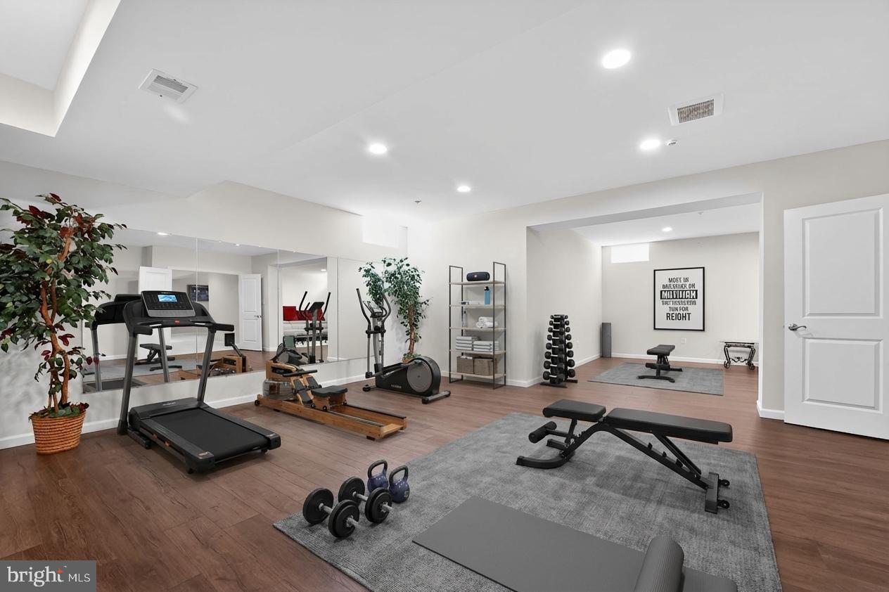 RIVERWOOD - Residential