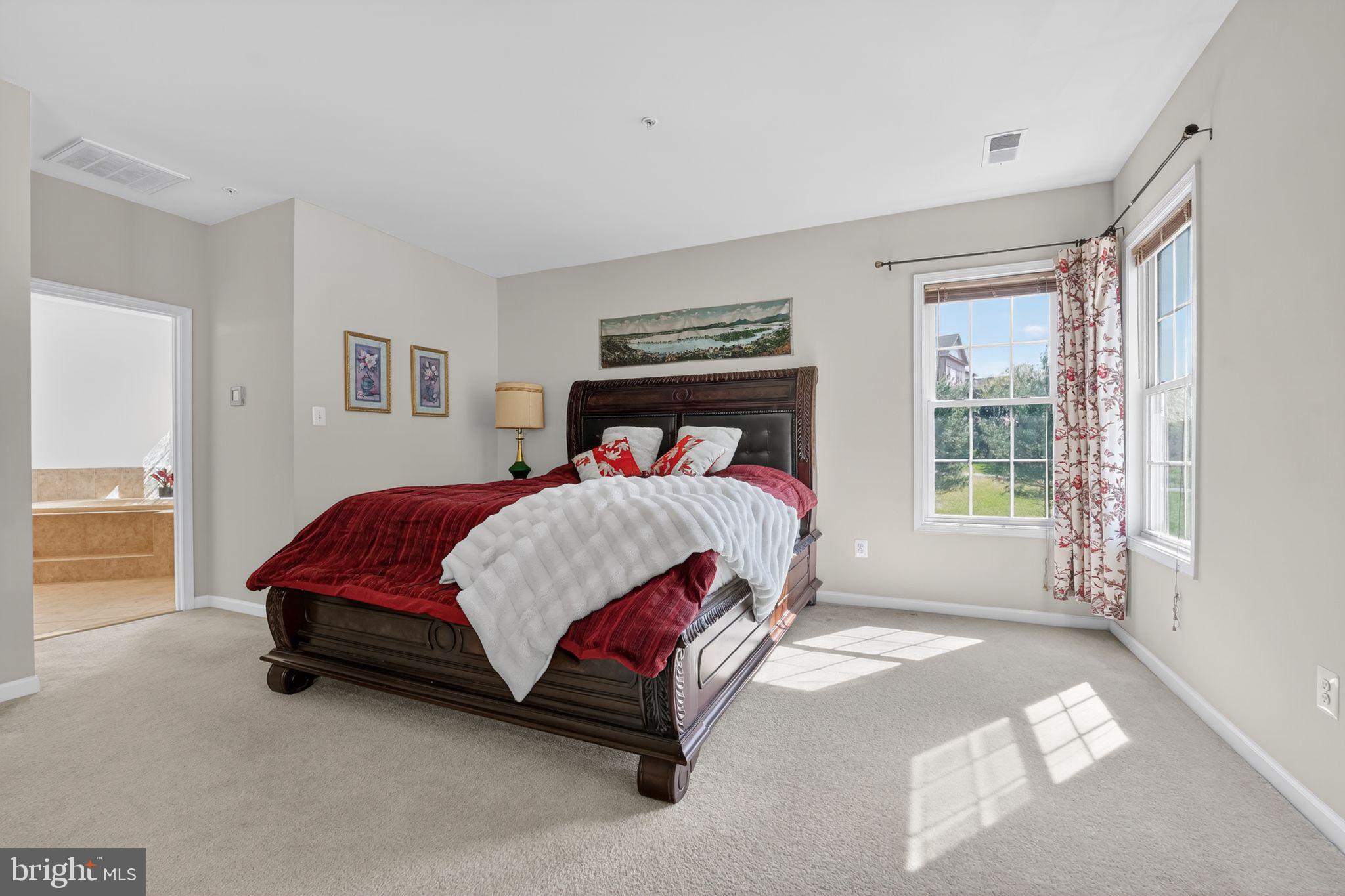 RIVERWOOD - Residential