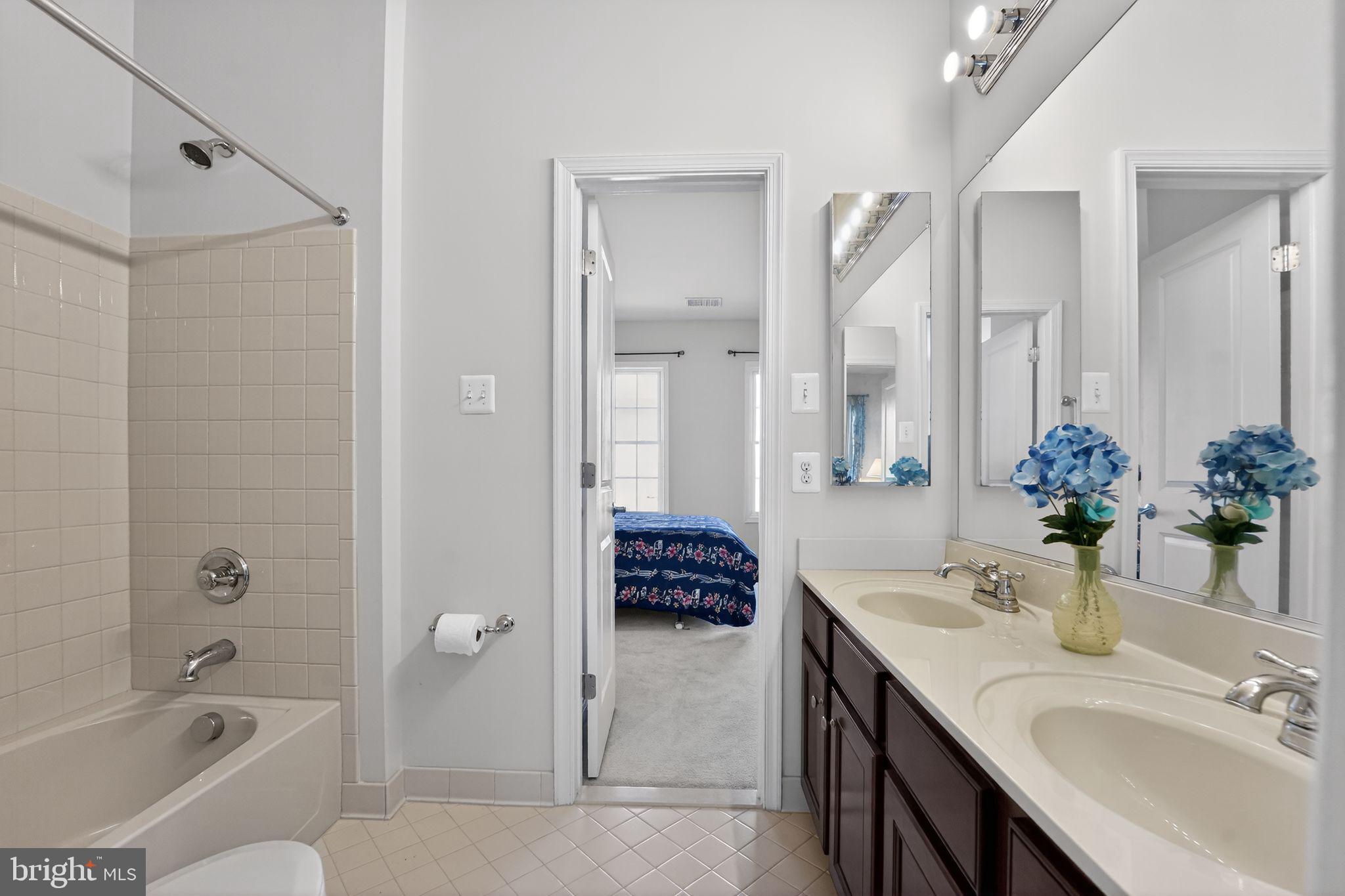 RIVERWOOD - Residential