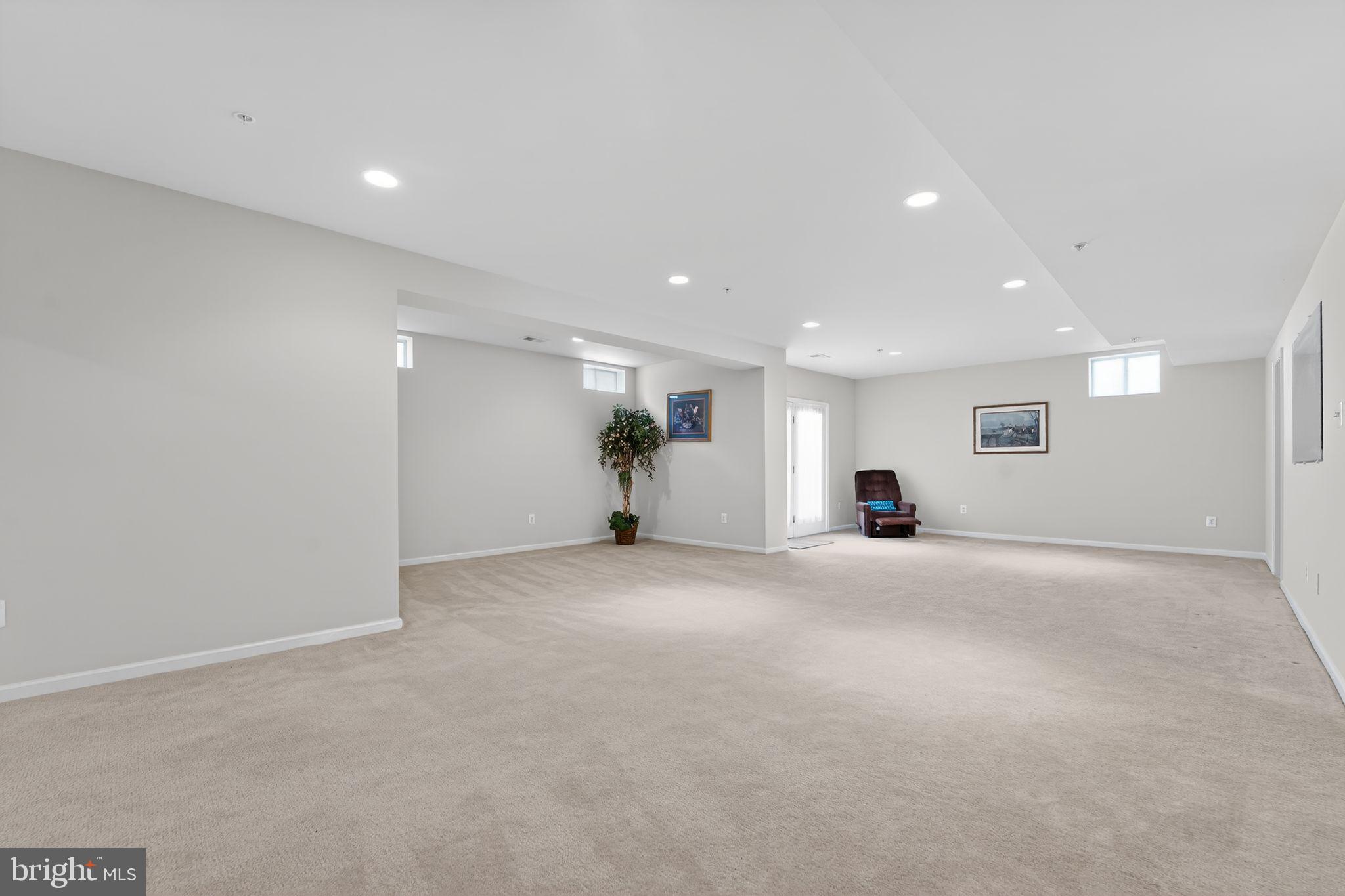 RIVERWOOD - Residential