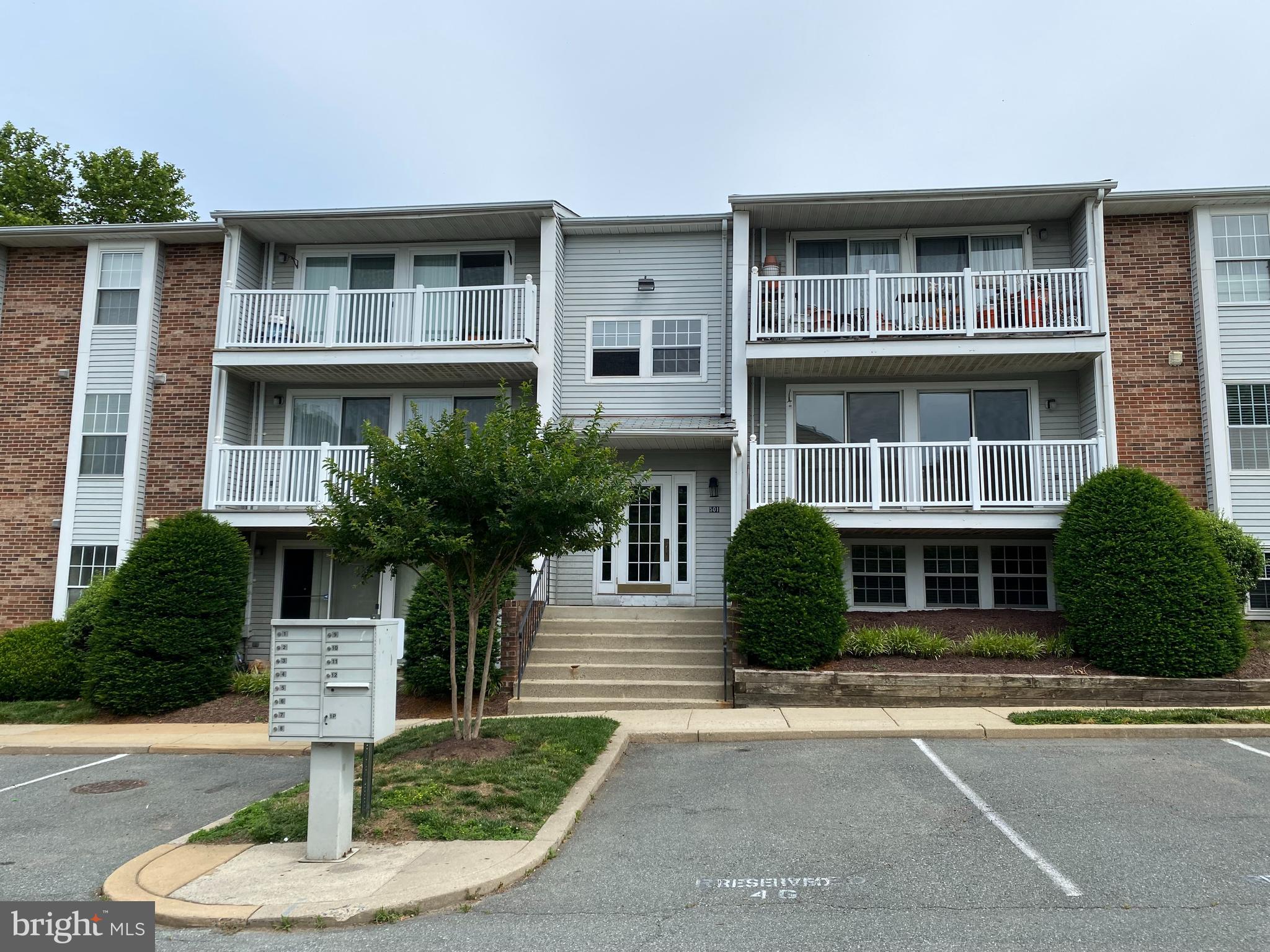 BUYERS FINANCING FELL THROUGH! AMAZING OPPORTUNITY FOR NEW BUYERS! This renovated, well kept, rarely on the market, 2 bedroom/2 bath condo is ready for the perfect buyer! With updated appliances, assigned parking space, along with plenty of public parking for guests! Great amenities, such as a community pool and tennis courts. Feeds into Quince Orchard school cluster! Great location as it's near access to 270 and 370 and walking distance to restaurants, shopping and so much more! Amazing opportunity to own in the Quince Orchard School District too!