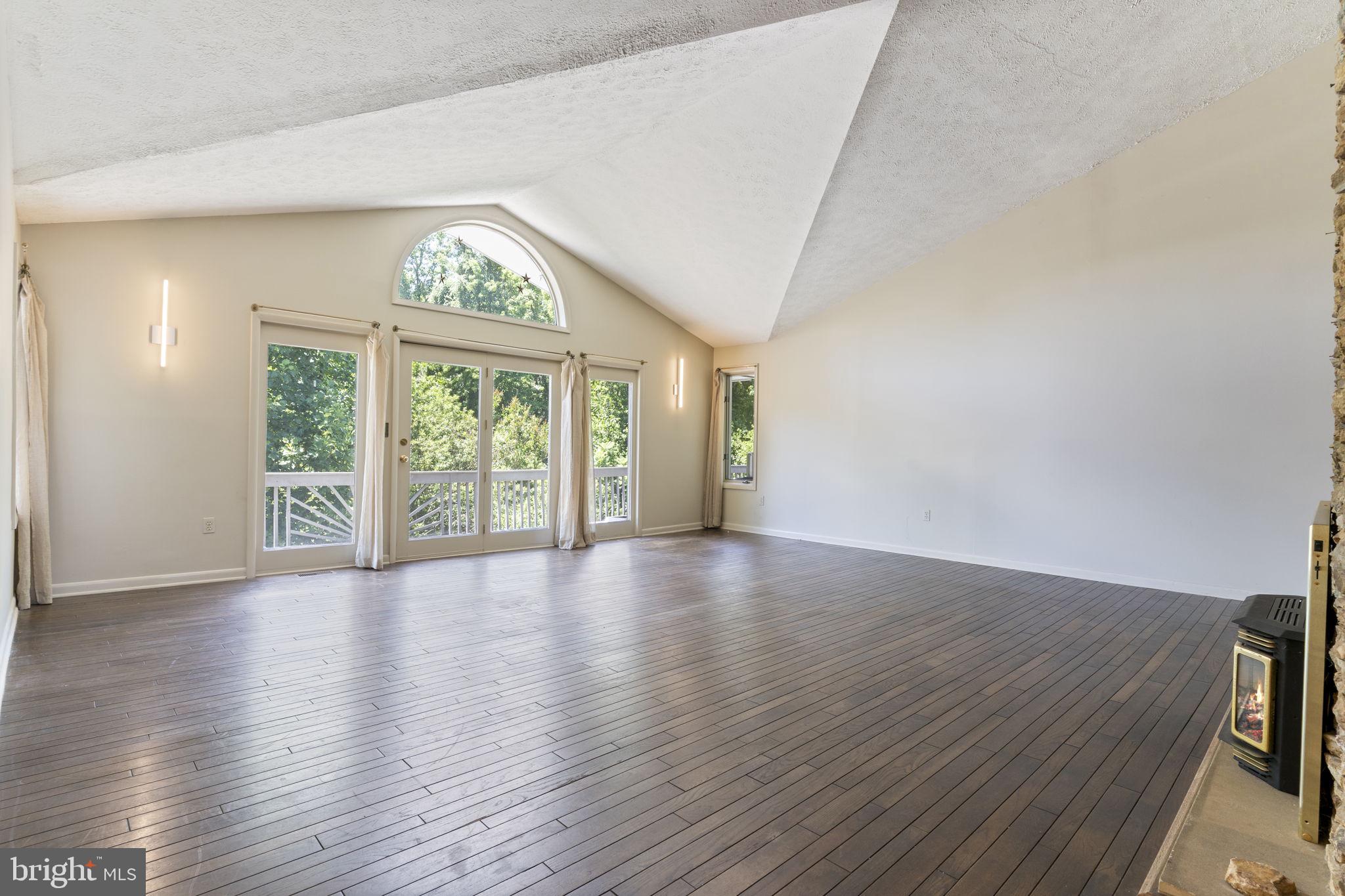 1047 SUGAR MAPLE DRIVE