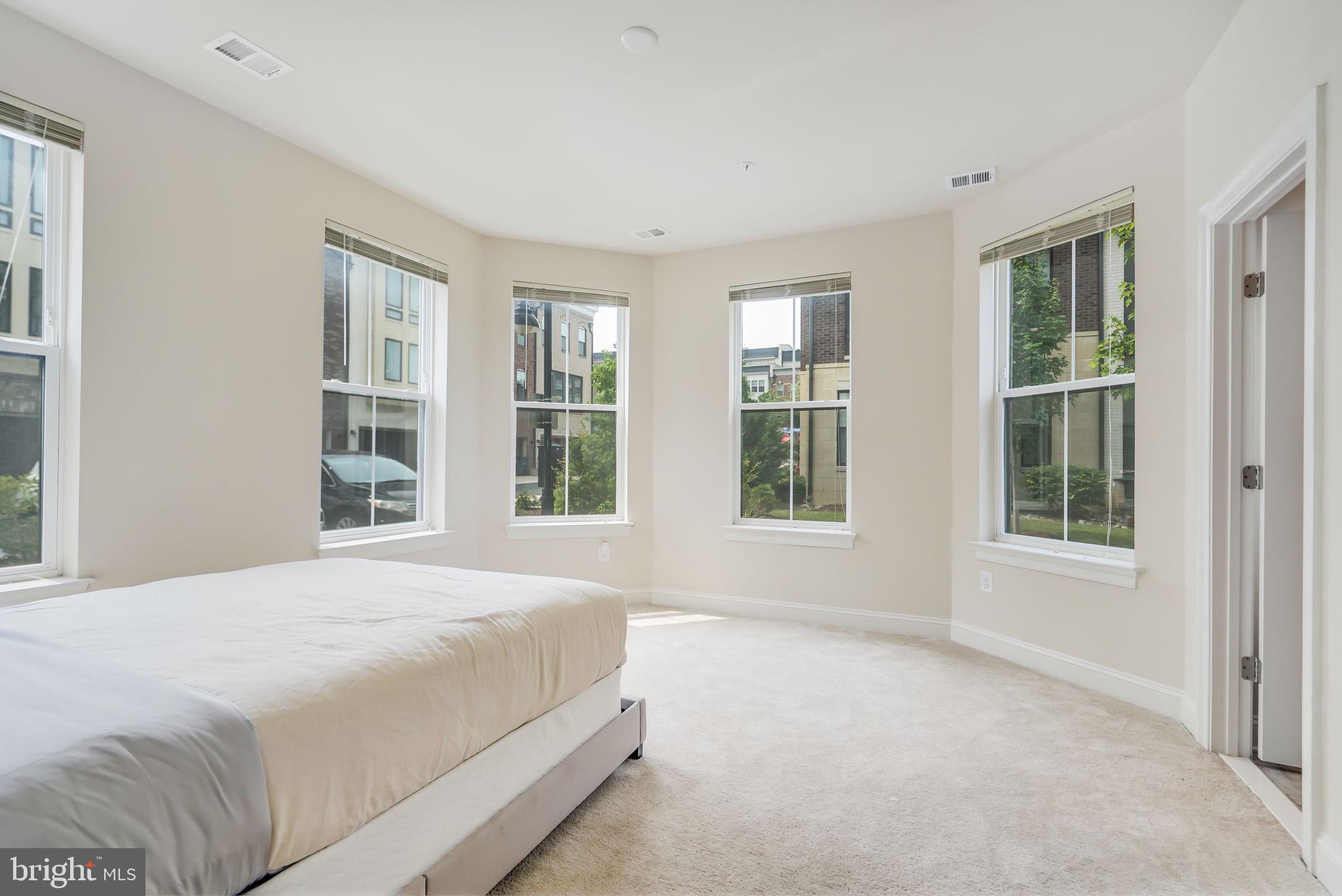 POTOMAC OVERLOOK CONDO - Residential Lease