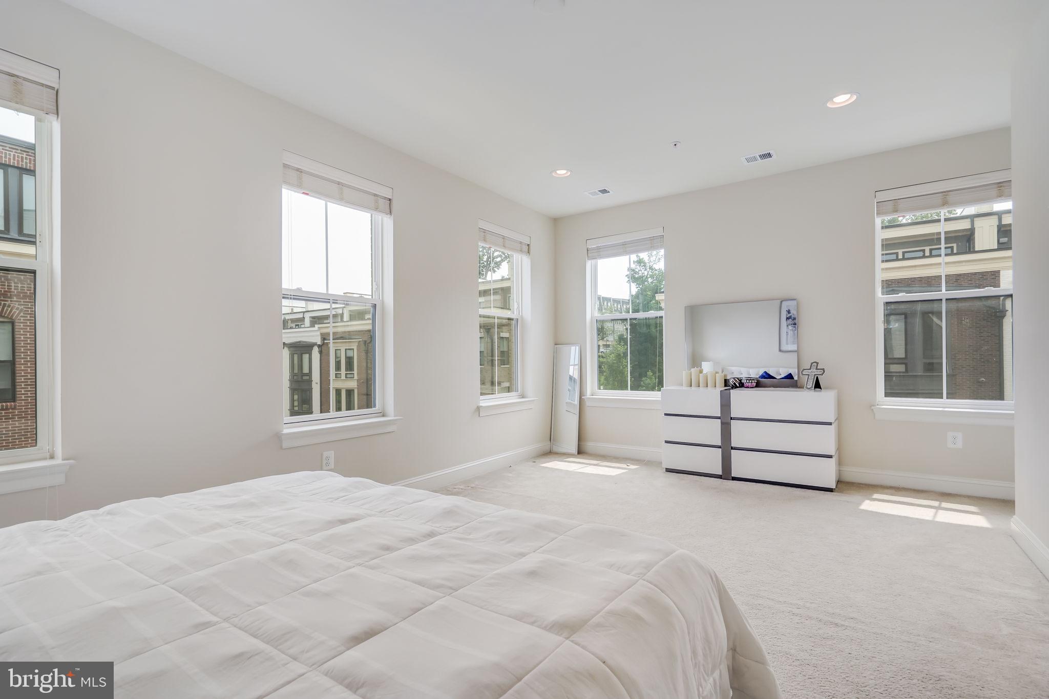 POTOMAC OVERLOOK CONDO - Residential Lease