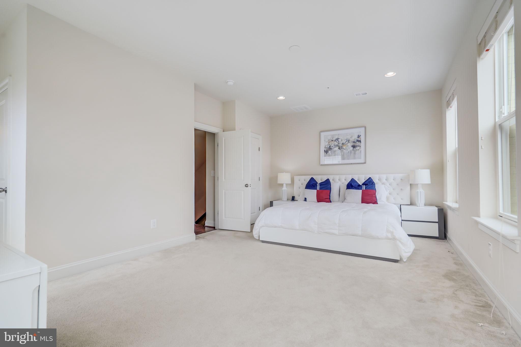 POTOMAC OVERLOOK CONDO - Residential Lease