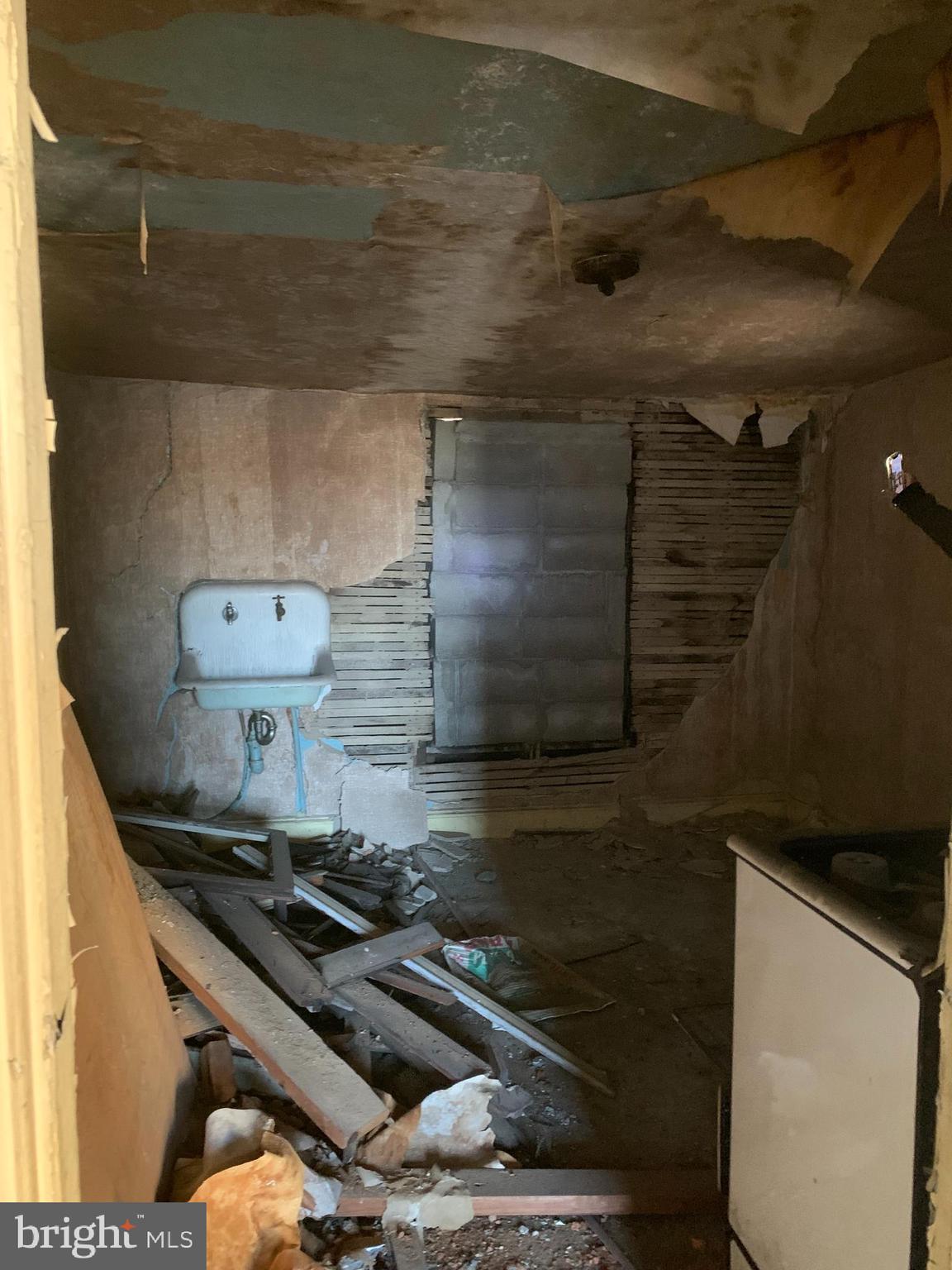 NEWBOLD - Commercial Sale