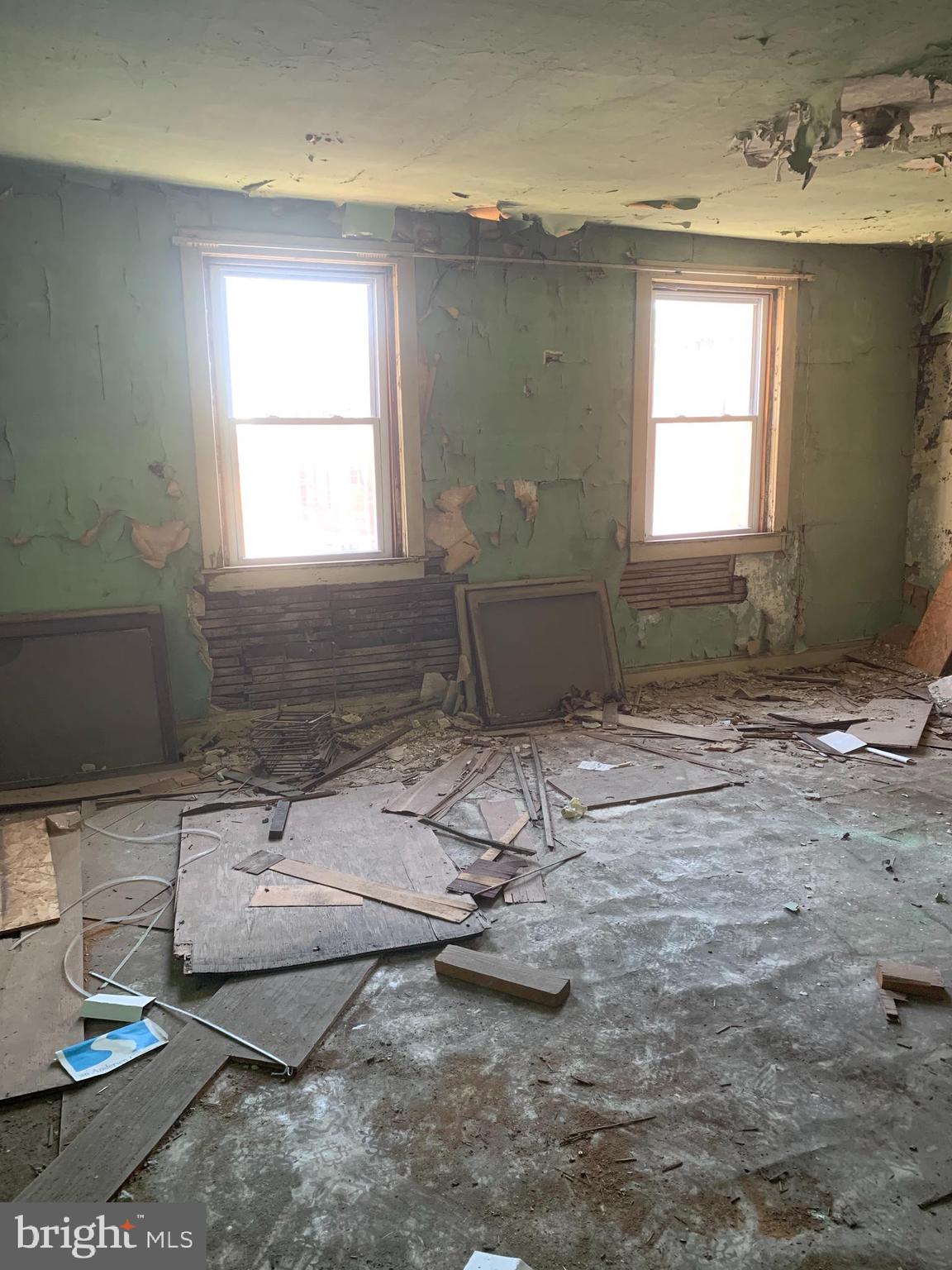 NEWBOLD - Commercial Sale