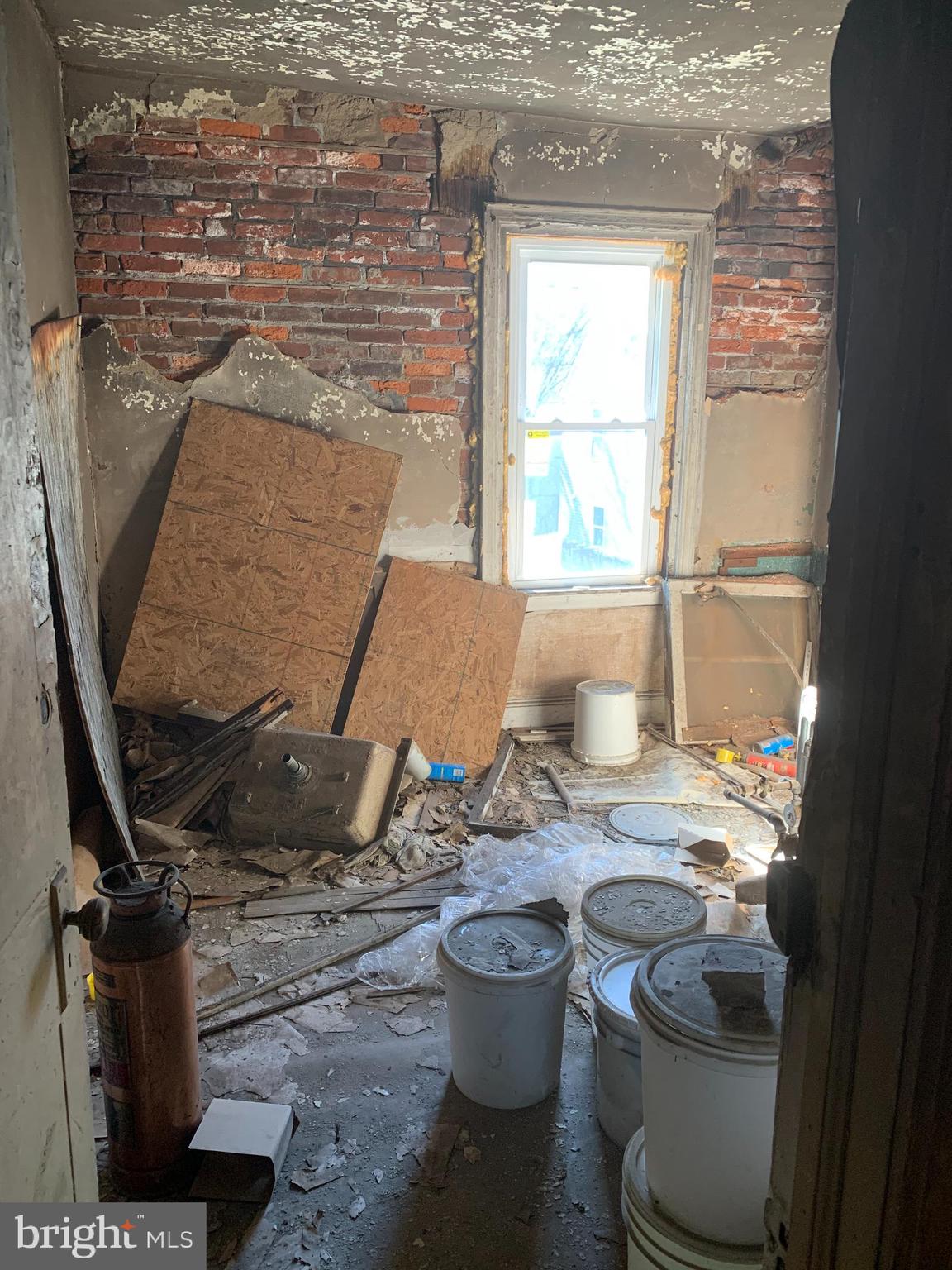 NEWBOLD - Commercial Sale