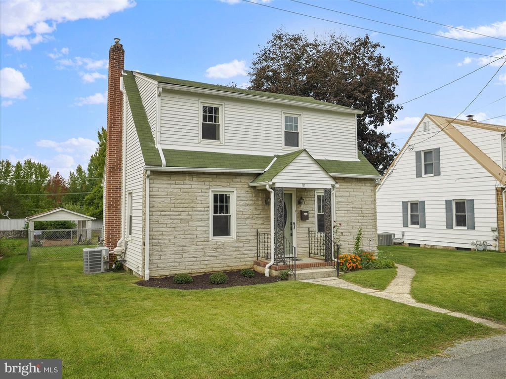Photo of 18 Barnett Ave, WAYNESBORO, PA 17268 (MLS # PAFL2030216)