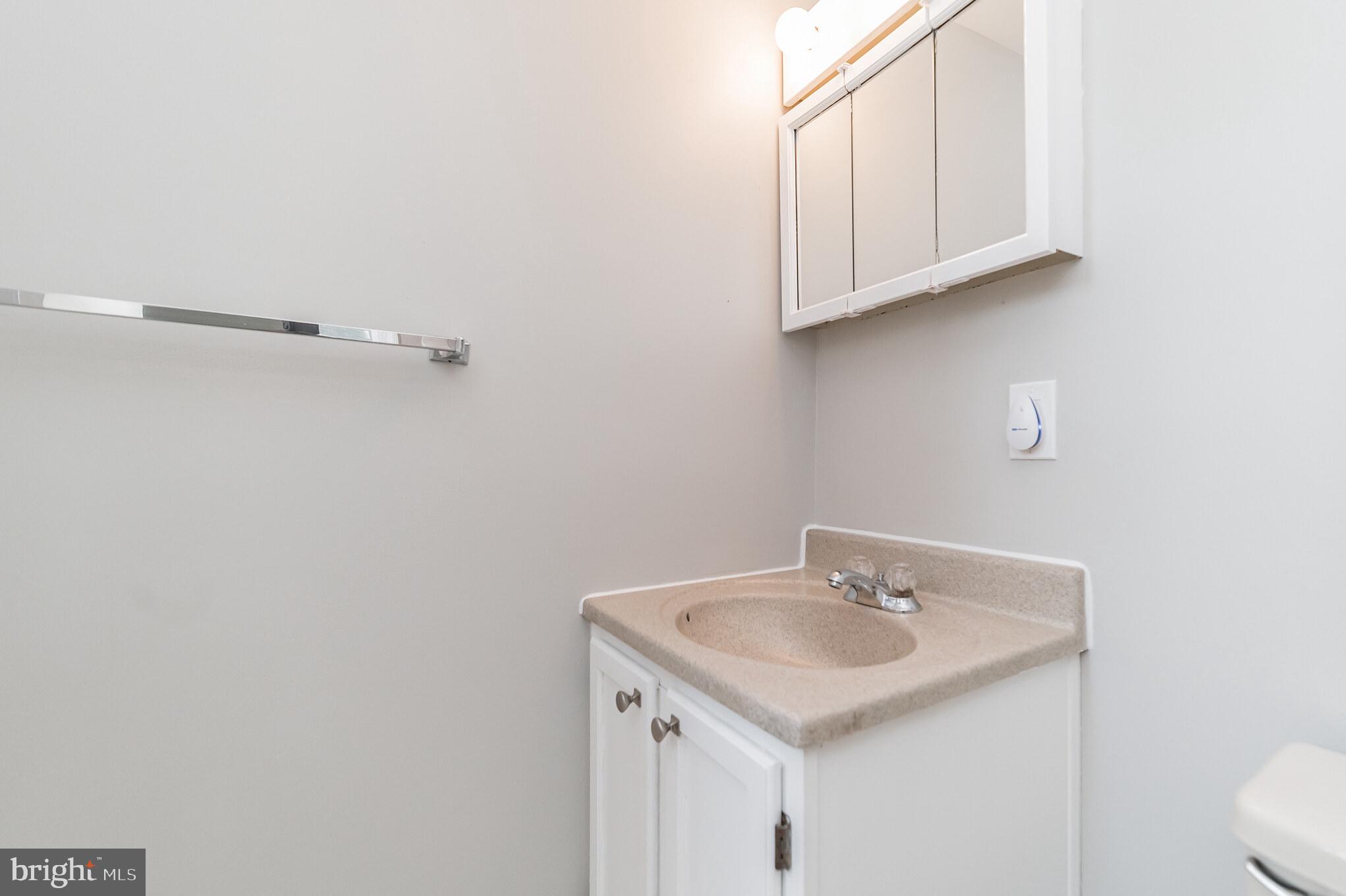 COLONIAL VILLAGE - Residential Lease